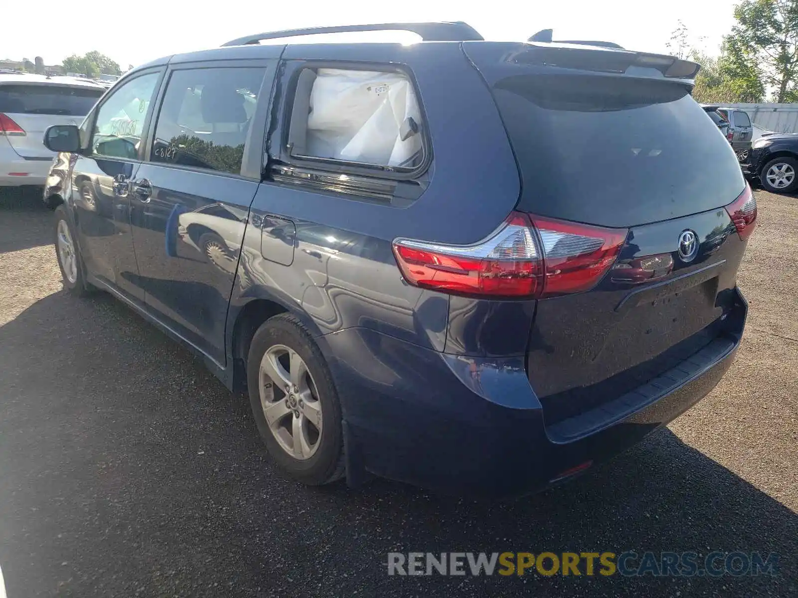 3 Photograph of a damaged car 5TDKZ3DC6LS057602 TOYOTA SIENNA 2020