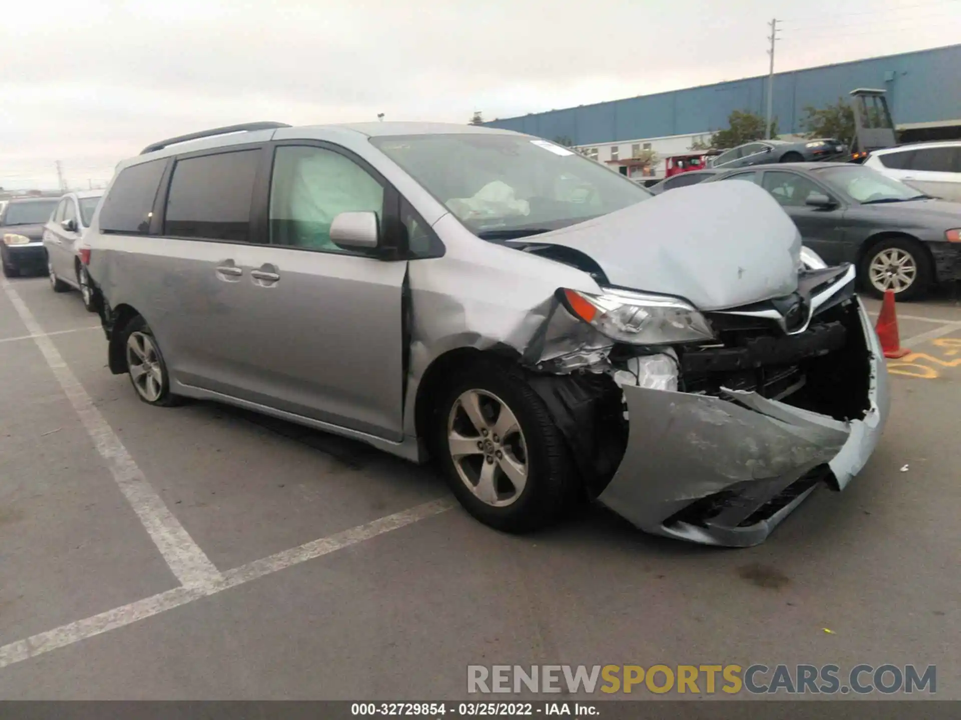 1 Photograph of a damaged car 5TDKZ3DC6LS060189 TOYOTA SIENNA 2020