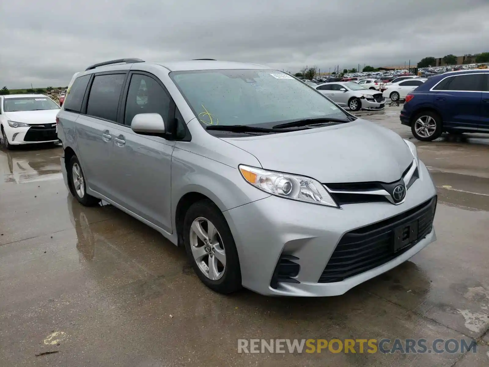 1 Photograph of a damaged car 5TDKZ3DC6LS072018 TOYOTA SIENNA 2020