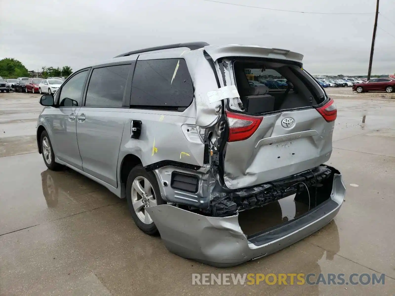 3 Photograph of a damaged car 5TDKZ3DC6LS072018 TOYOTA SIENNA 2020