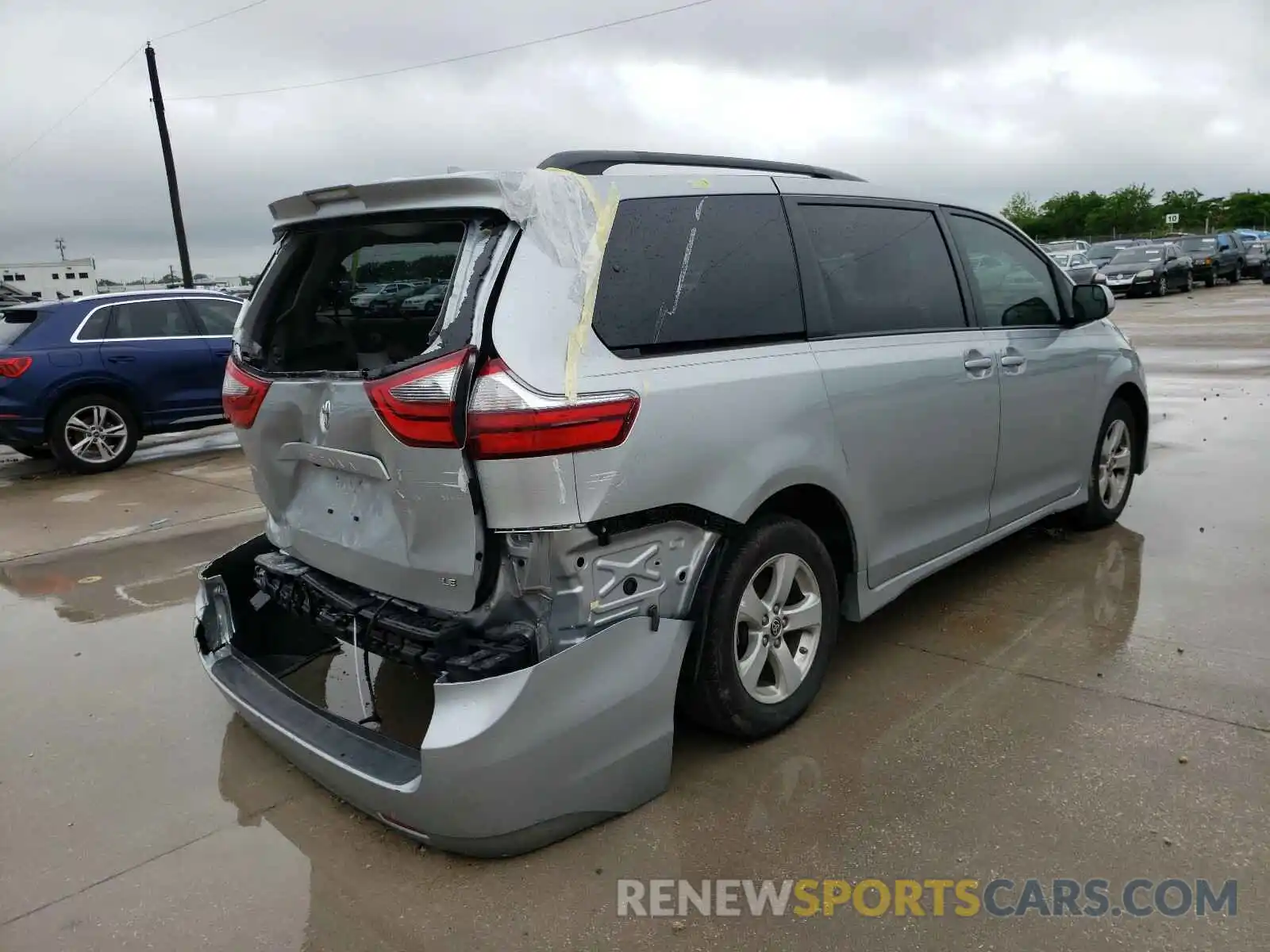 4 Photograph of a damaged car 5TDKZ3DC6LS072018 TOYOTA SIENNA 2020