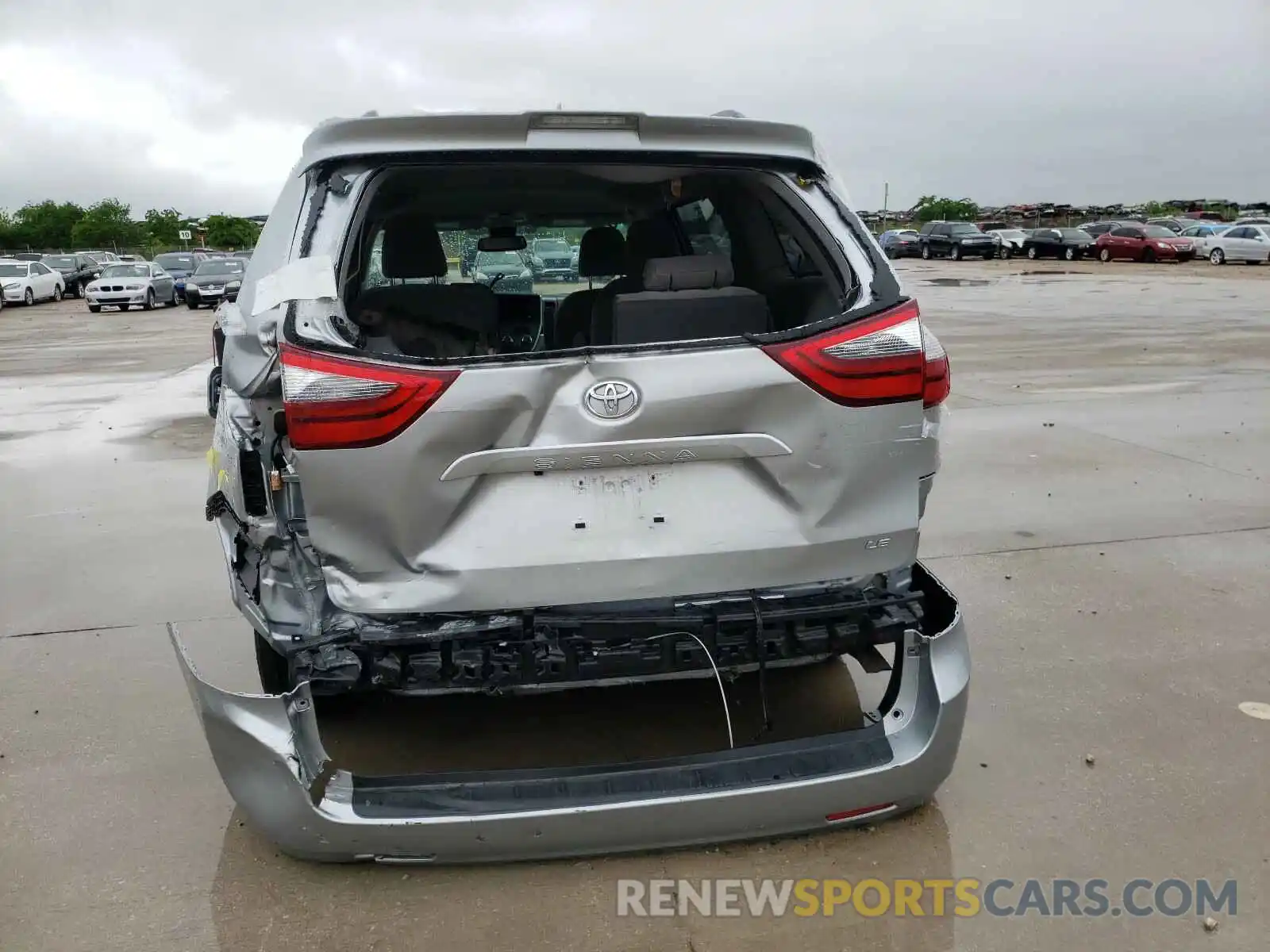 9 Photograph of a damaged car 5TDKZ3DC6LS072018 TOYOTA SIENNA 2020