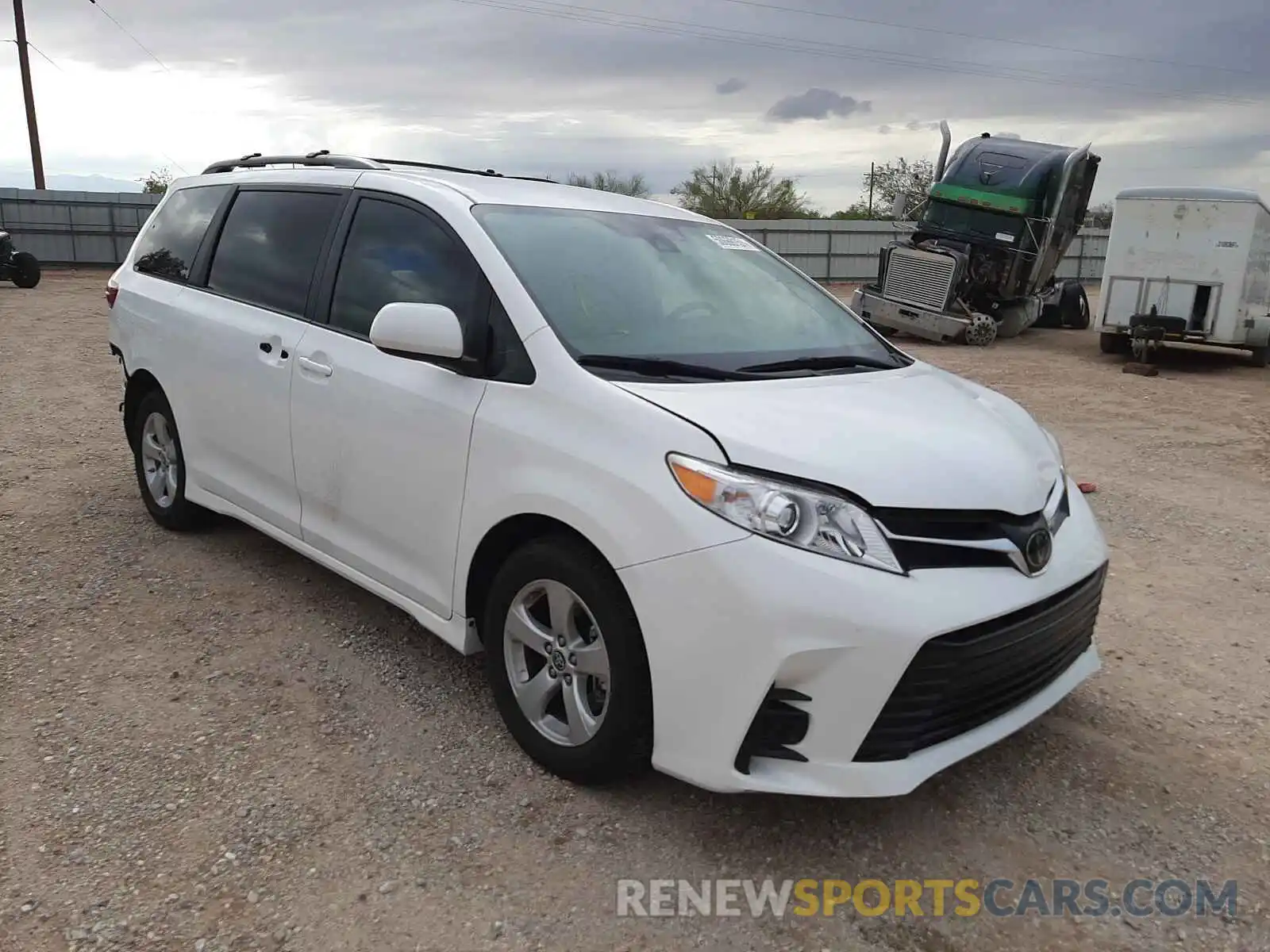 1 Photograph of a damaged car 5TDKZ3DC6LS077526 TOYOTA SIENNA 2020