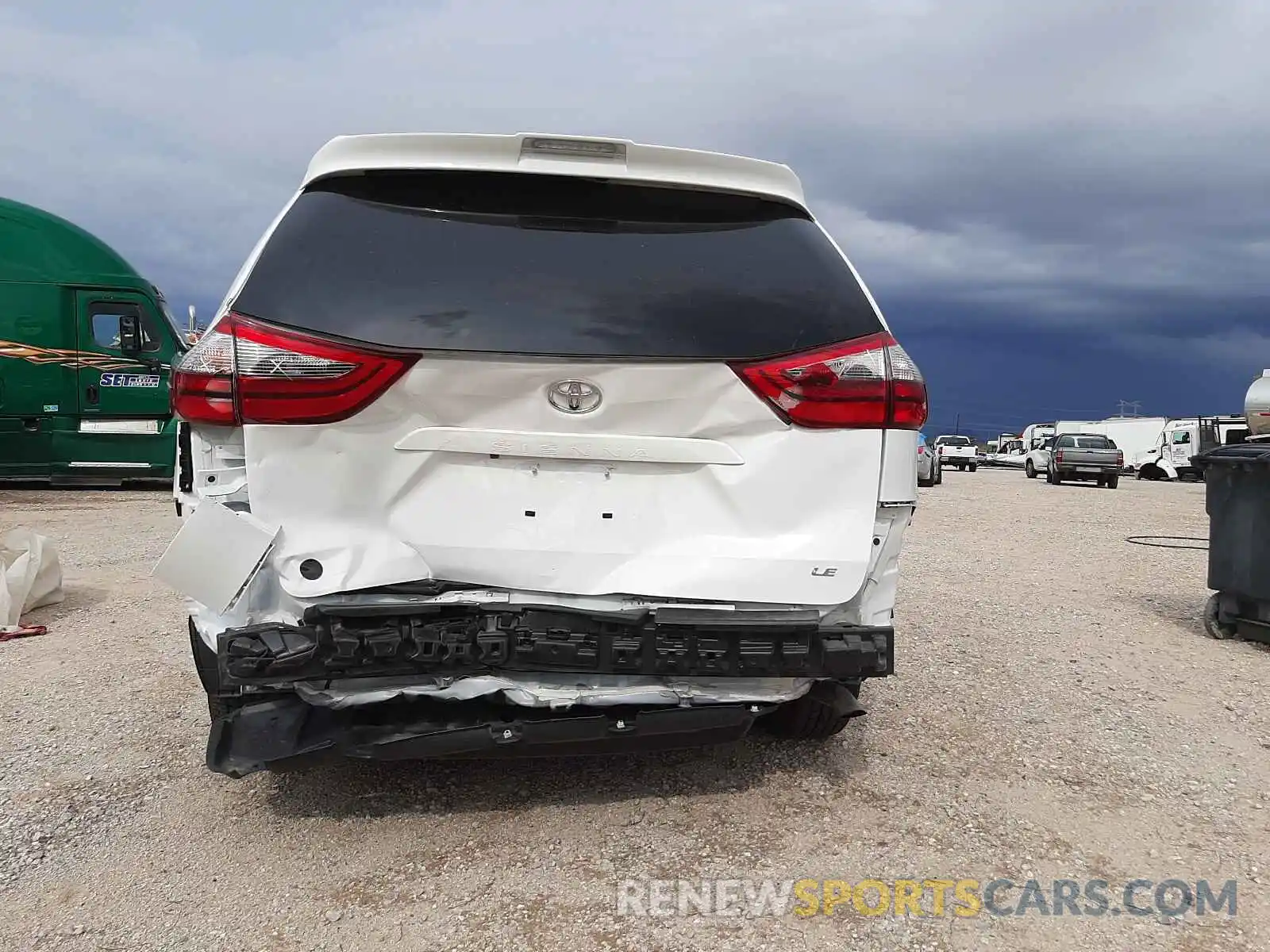 9 Photograph of a damaged car 5TDKZ3DC6LS077526 TOYOTA SIENNA 2020