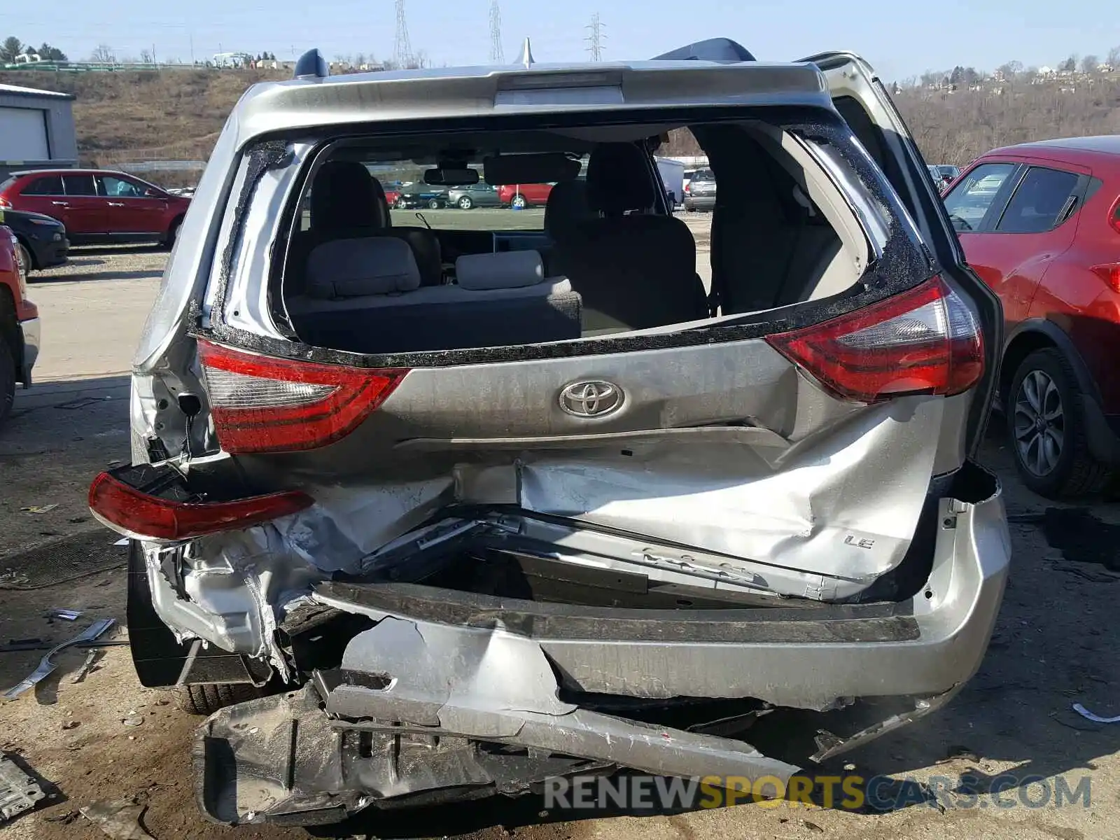 9 Photograph of a damaged car 5TDKZ3DC6LS081334 TOYOTA SIENNA 2020