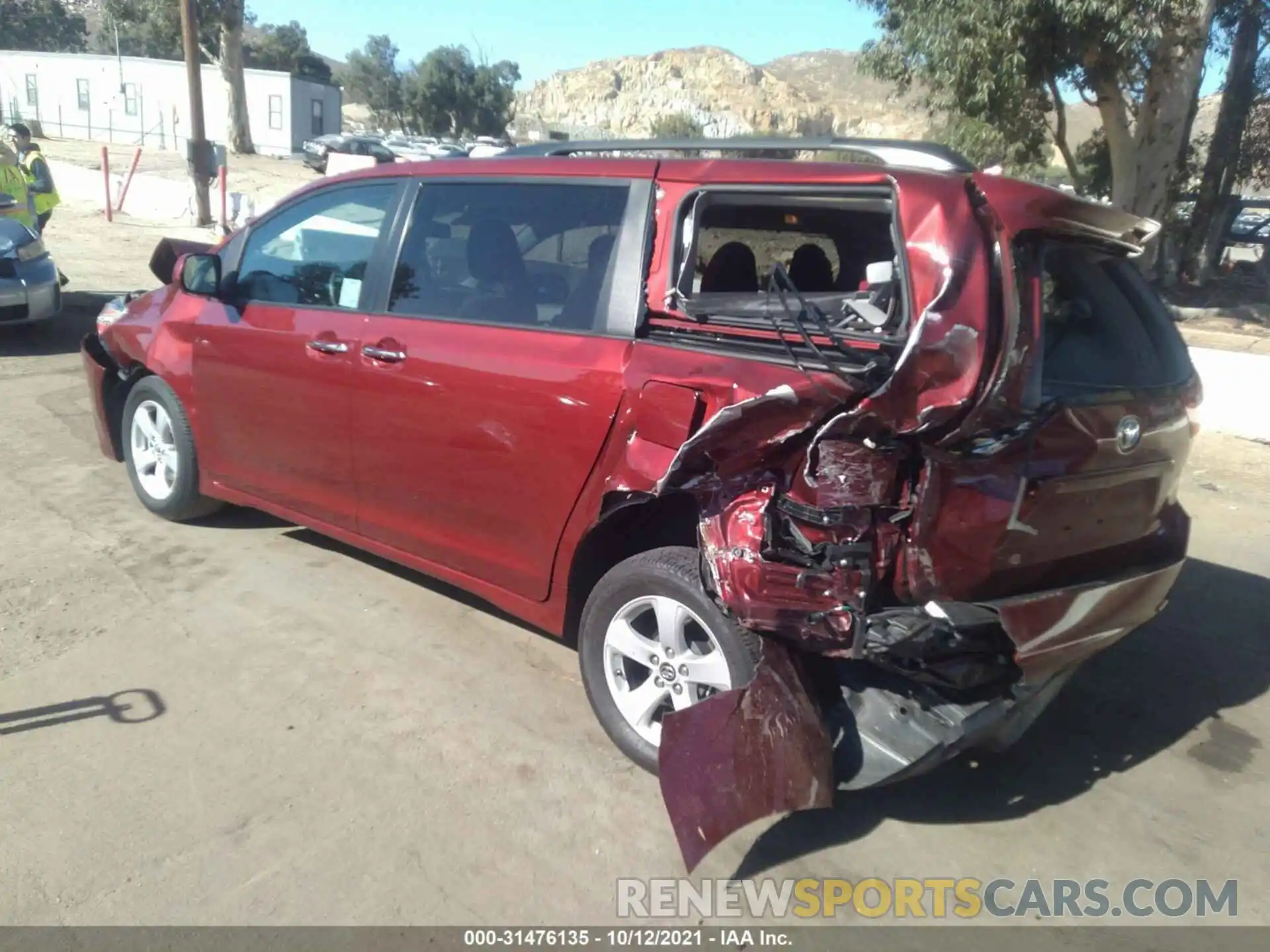 3 Photograph of a damaged car 5TDKZ3DC7LS023412 TOYOTA SIENNA 2020