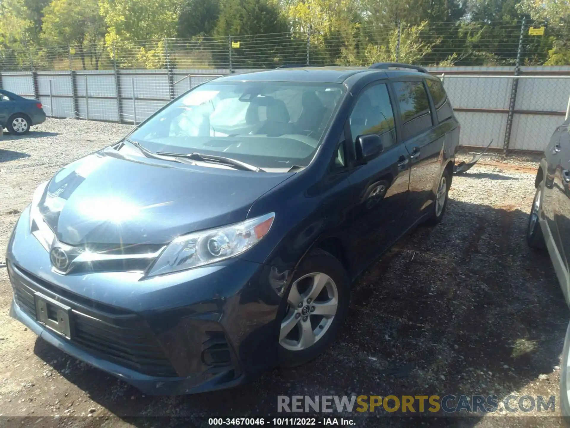 2 Photograph of a damaged car 5TDKZ3DC7LS025421 TOYOTA SIENNA 2020