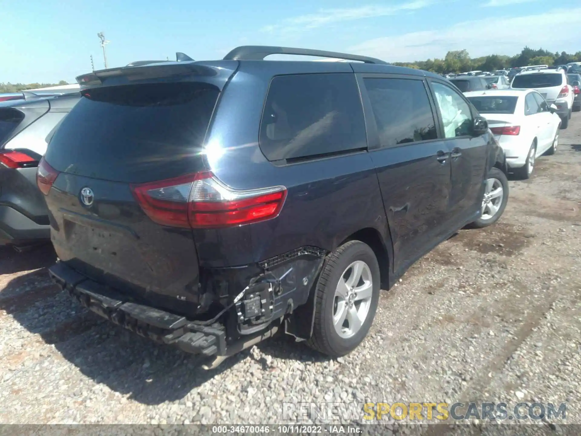 4 Photograph of a damaged car 5TDKZ3DC7LS025421 TOYOTA SIENNA 2020