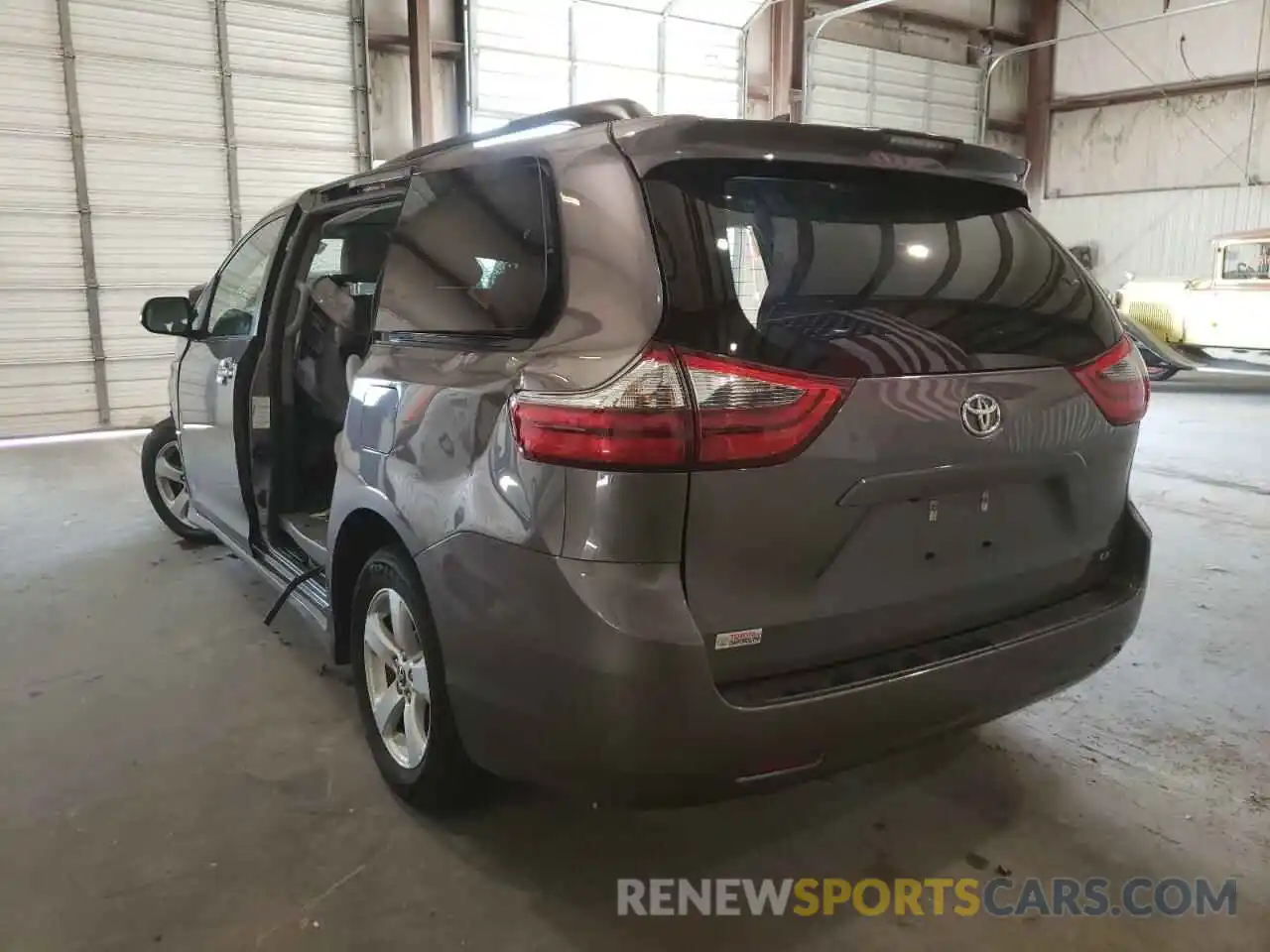 3 Photograph of a damaged car 5TDKZ3DC7LS036564 TOYOTA SIENNA 2020