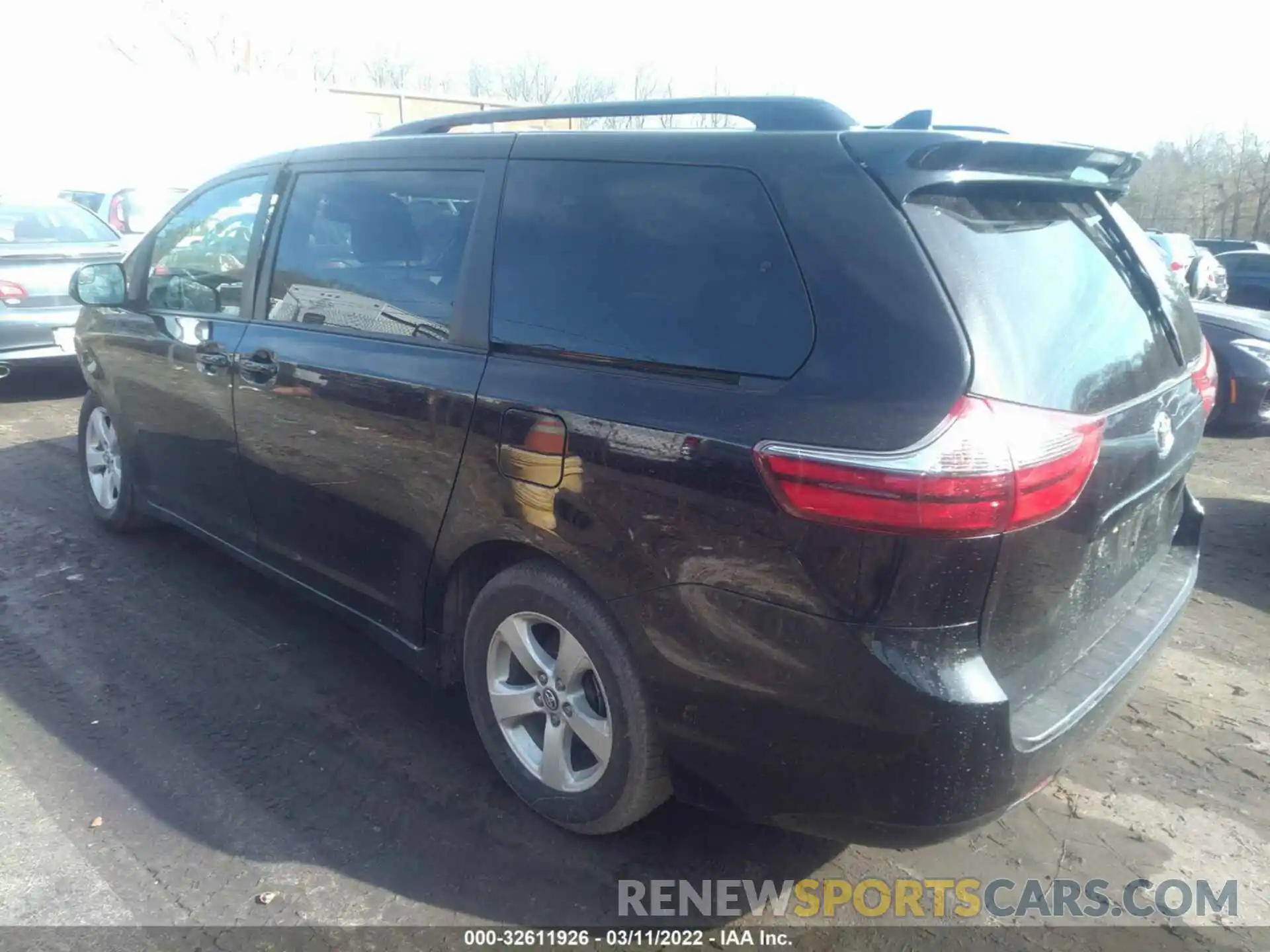 3 Photograph of a damaged car 5TDKZ3DC7LS041716 TOYOTA SIENNA 2020