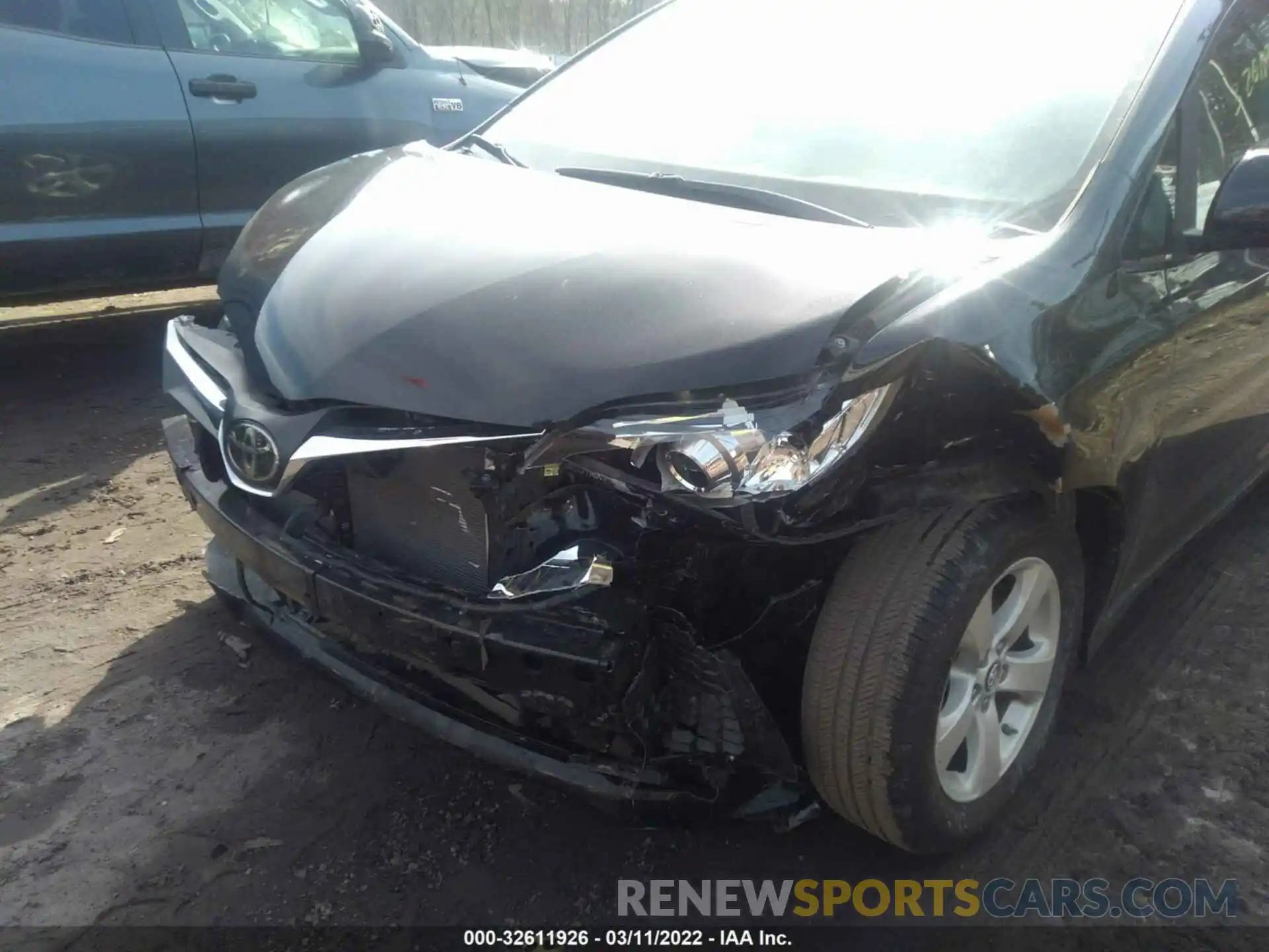 6 Photograph of a damaged car 5TDKZ3DC7LS041716 TOYOTA SIENNA 2020