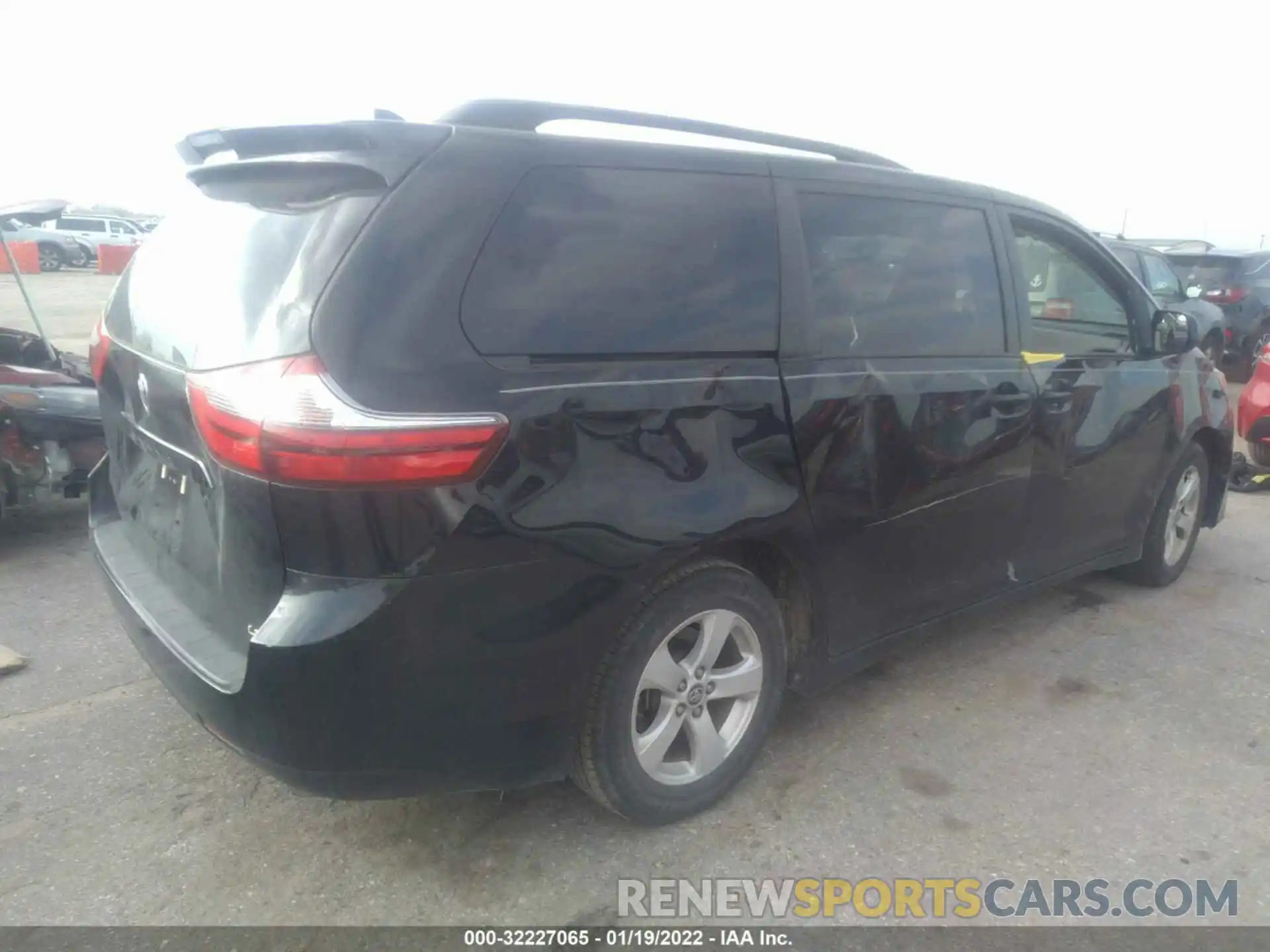 4 Фотография поврежденного автомобиля 5TDKZ3DC7LS043854 TOYOTA SIENNA 2020