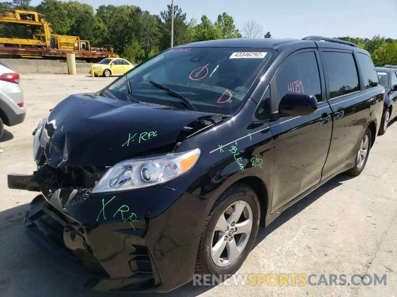 2 Photograph of a damaged car 5TDKZ3DC7LS046009 TOYOTA SIENNA 2020