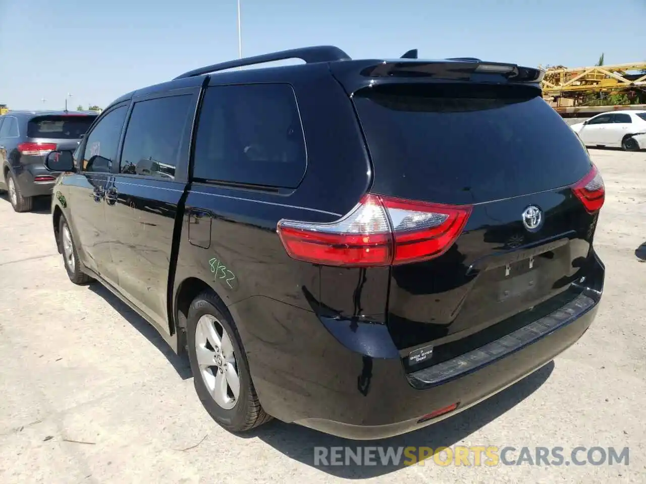 3 Фотография поврежденного автомобиля 5TDKZ3DC7LS046009 TOYOTA SIENNA 2020