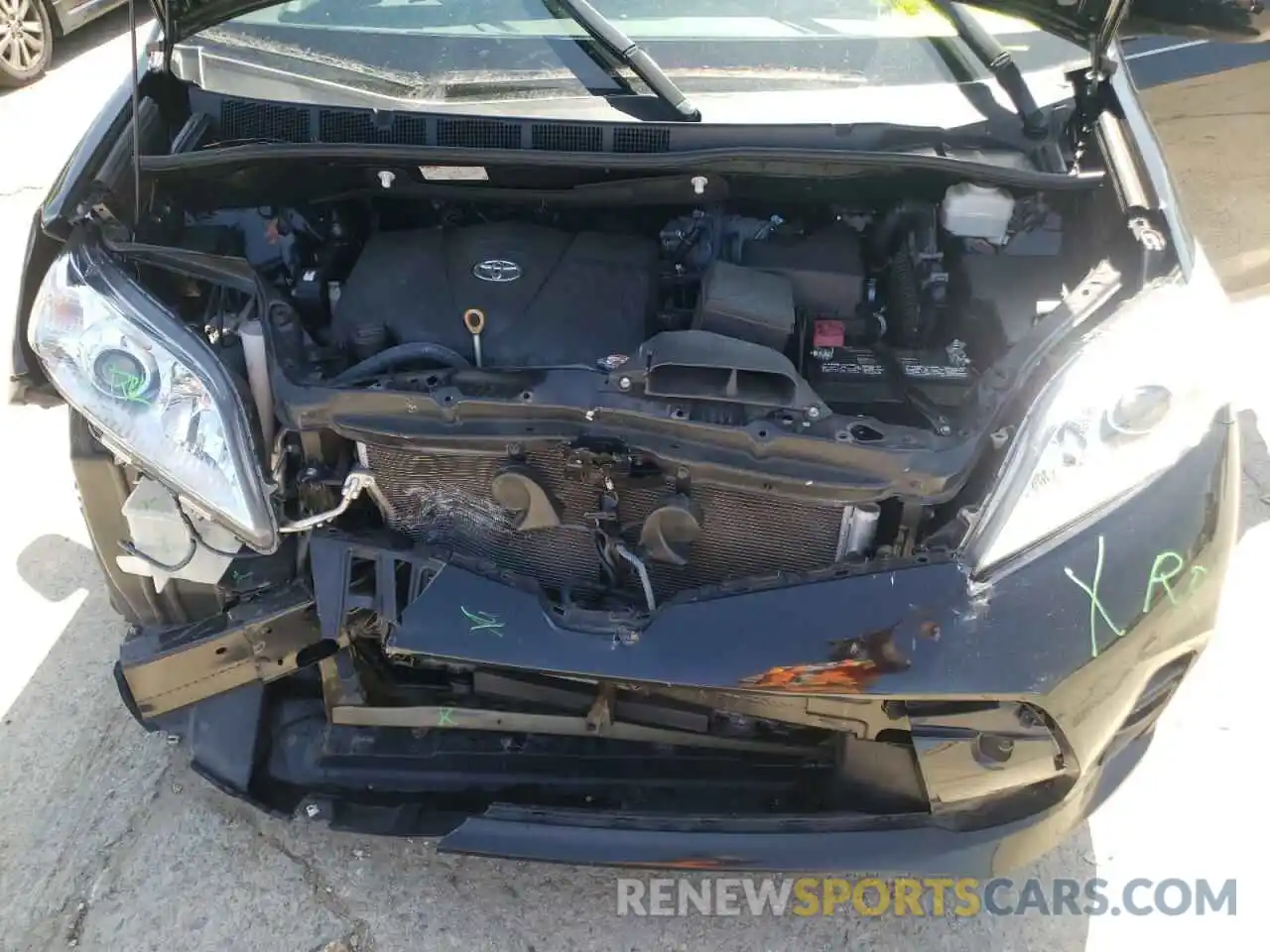 7 Photograph of a damaged car 5TDKZ3DC7LS046009 TOYOTA SIENNA 2020