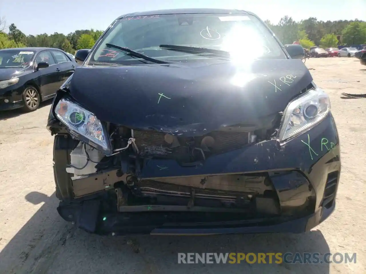 9 Photograph of a damaged car 5TDKZ3DC7LS046009 TOYOTA SIENNA 2020