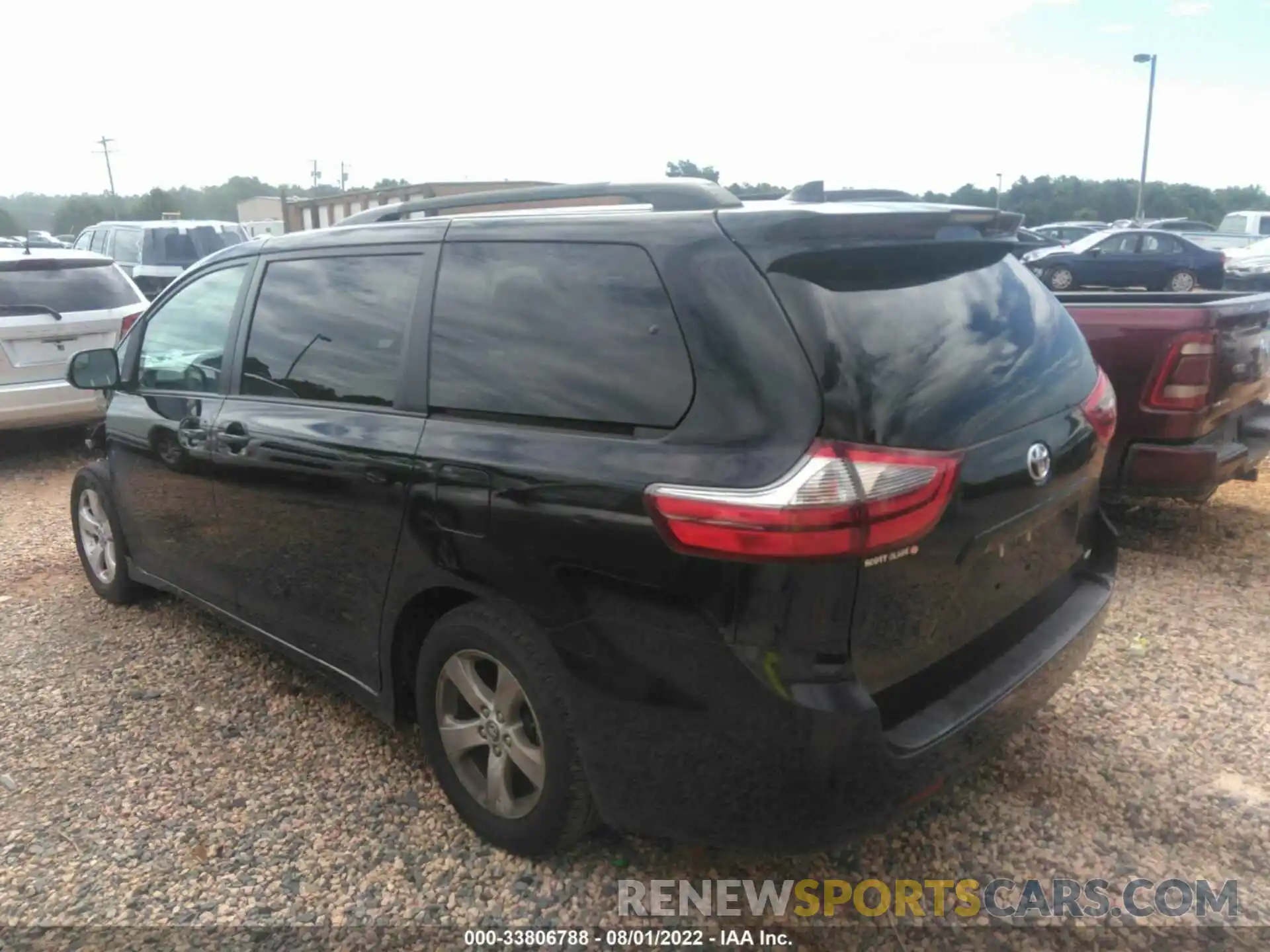 3 Photograph of a damaged car 5TDKZ3DC7LS046298 TOYOTA SIENNA 2020