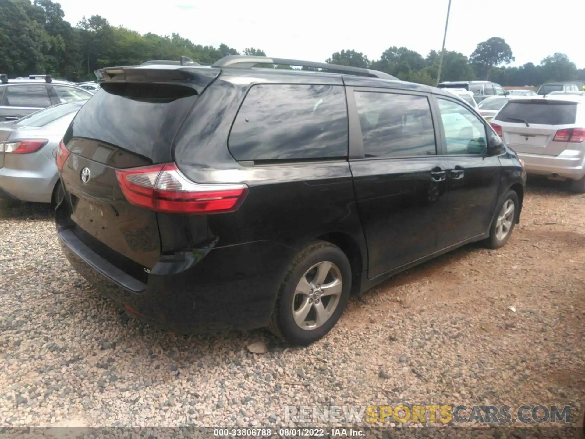 4 Photograph of a damaged car 5TDKZ3DC7LS046298 TOYOTA SIENNA 2020