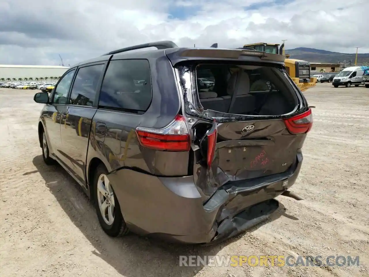 3 Фотография поврежденного автомобиля 5TDKZ3DC7LS056071 TOYOTA SIENNA 2020