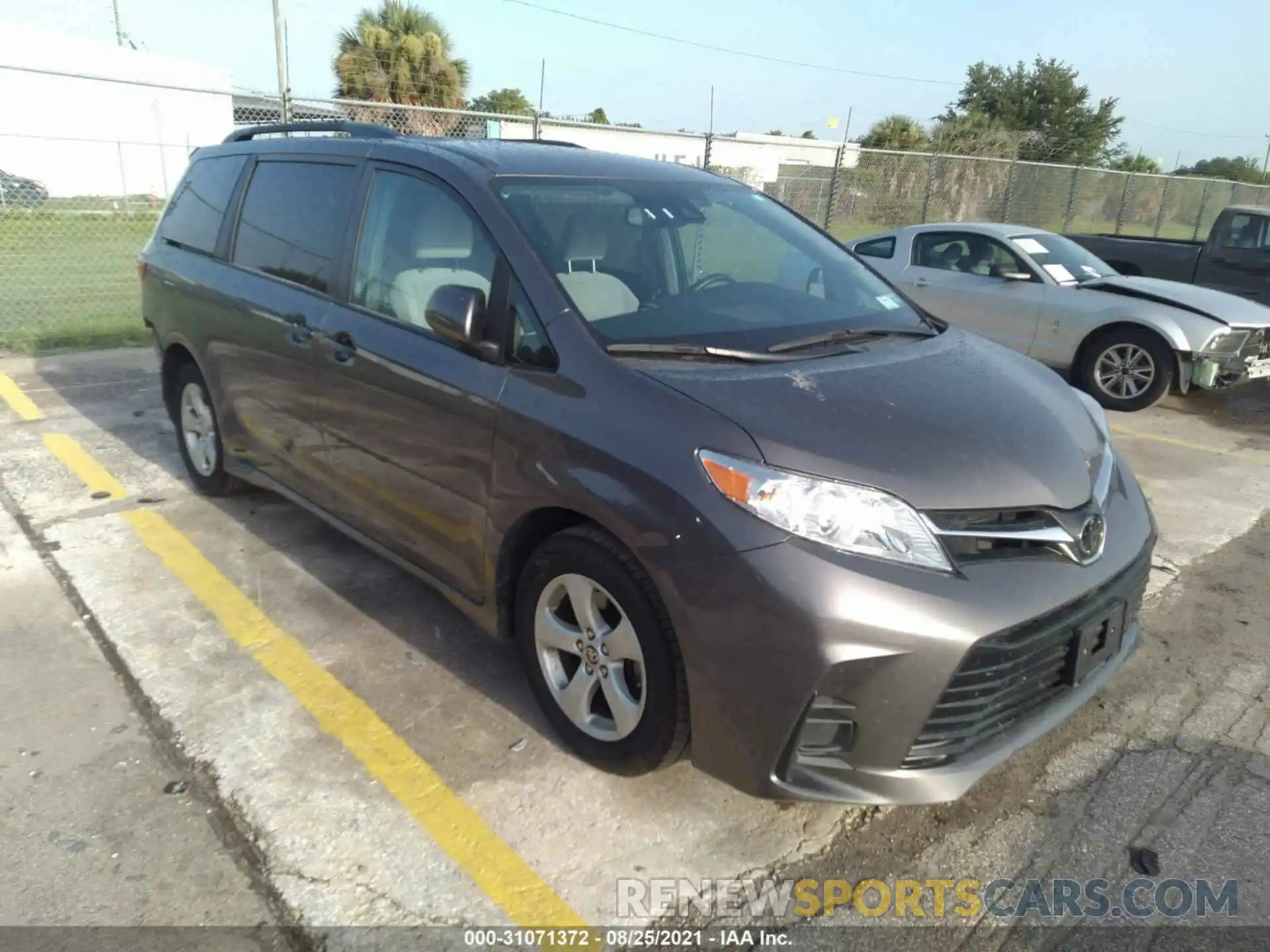 1 Photograph of a damaged car 5TDKZ3DC7LS065188 TOYOTA SIENNA 2020