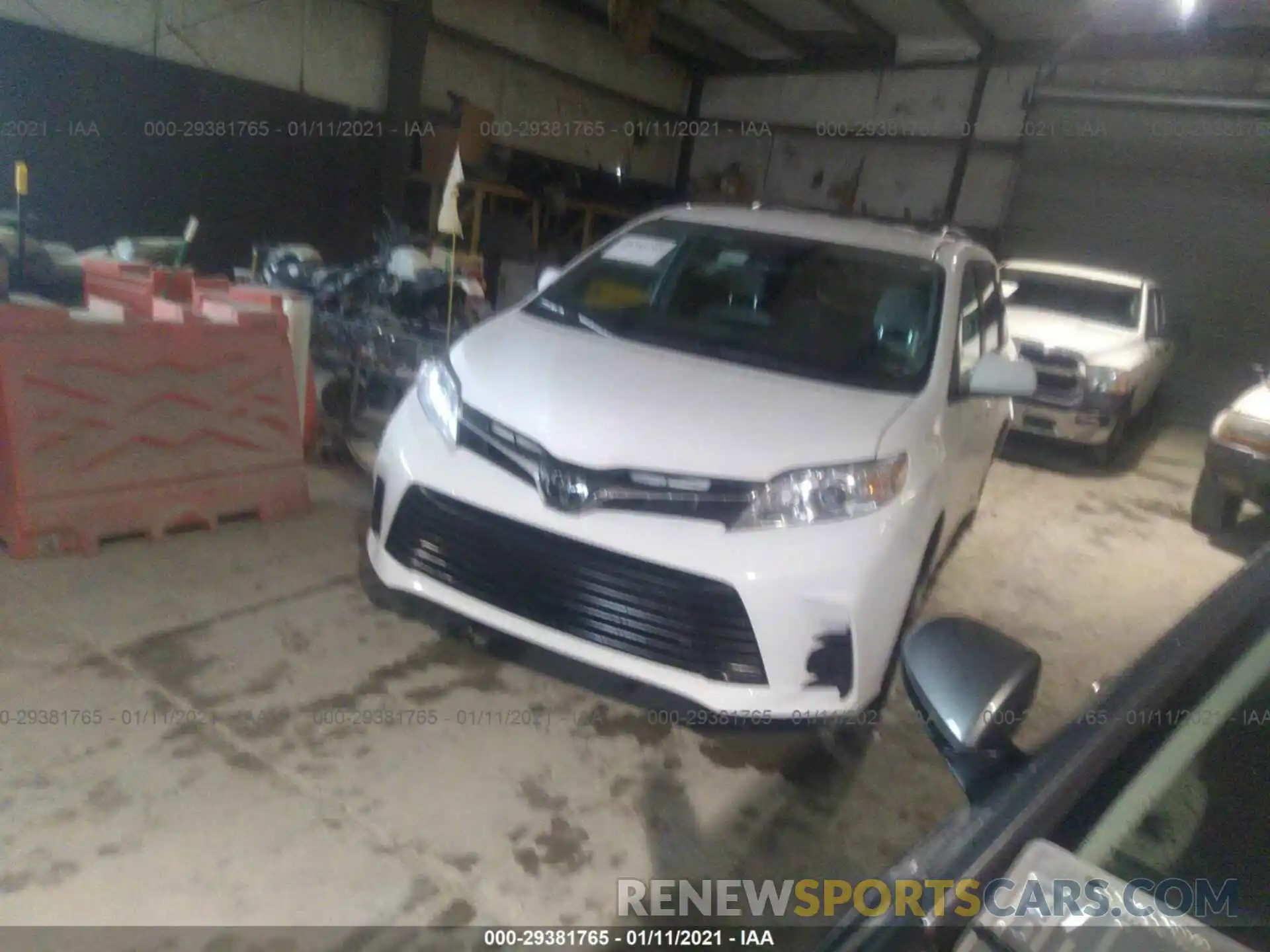 2 Photograph of a damaged car 5TDKZ3DC7LS065322 TOYOTA SIENNA 2020