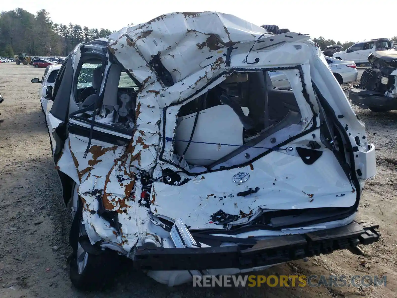 9 Photograph of a damaged car 5TDKZ3DC7LS067975 TOYOTA SIENNA 2020