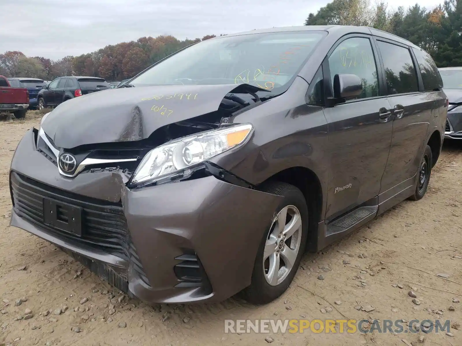 2 Photograph of a damaged car 5TDKZ3DC7LS077888 TOYOTA SIENNA 2020