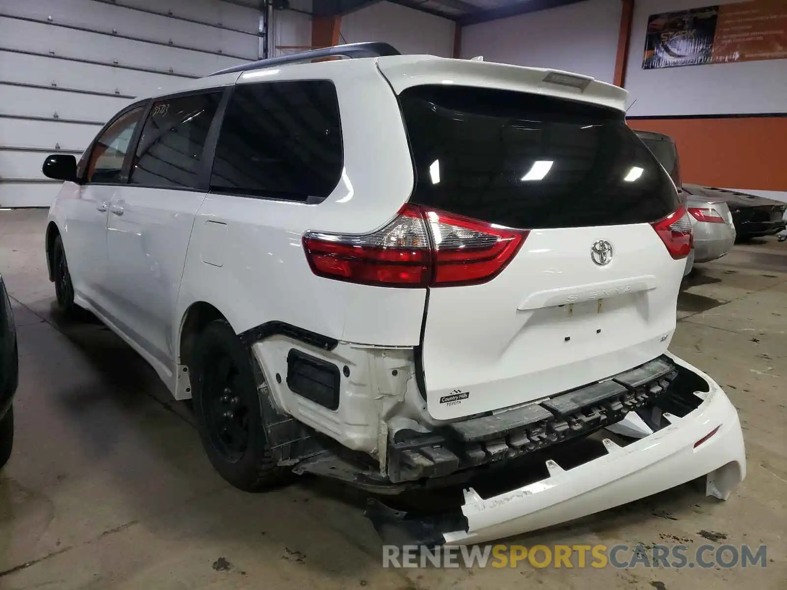 3 Photograph of a damaged car 5TDKZ3DC7LS080385 TOYOTA SIENNA 2020