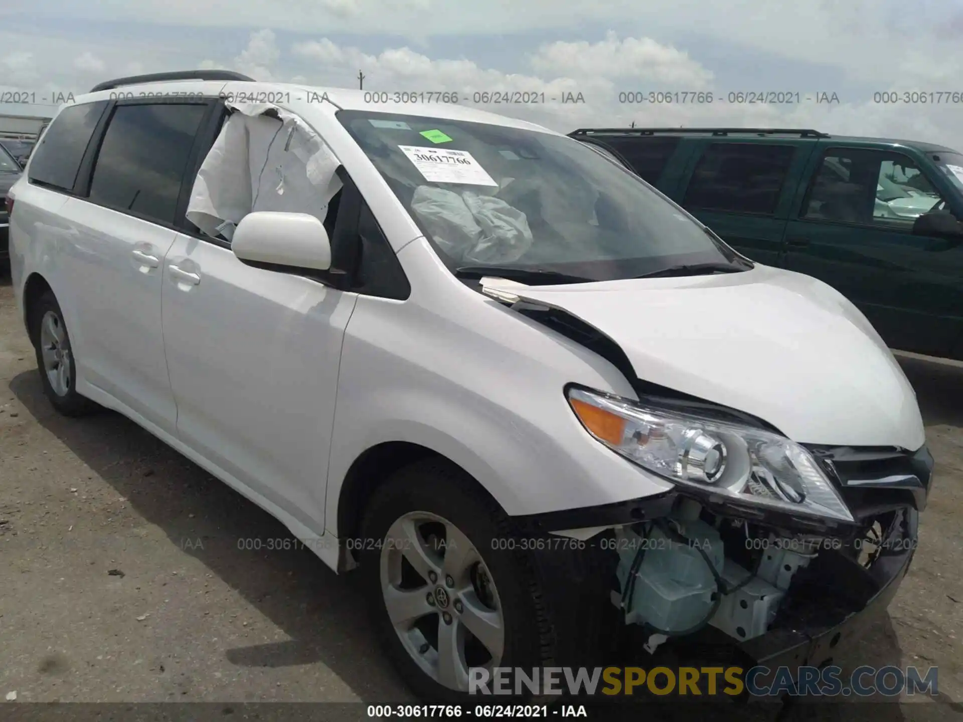 1 Photograph of a damaged car 5TDKZ3DC7LS081472 TOYOTA SIENNA 2020