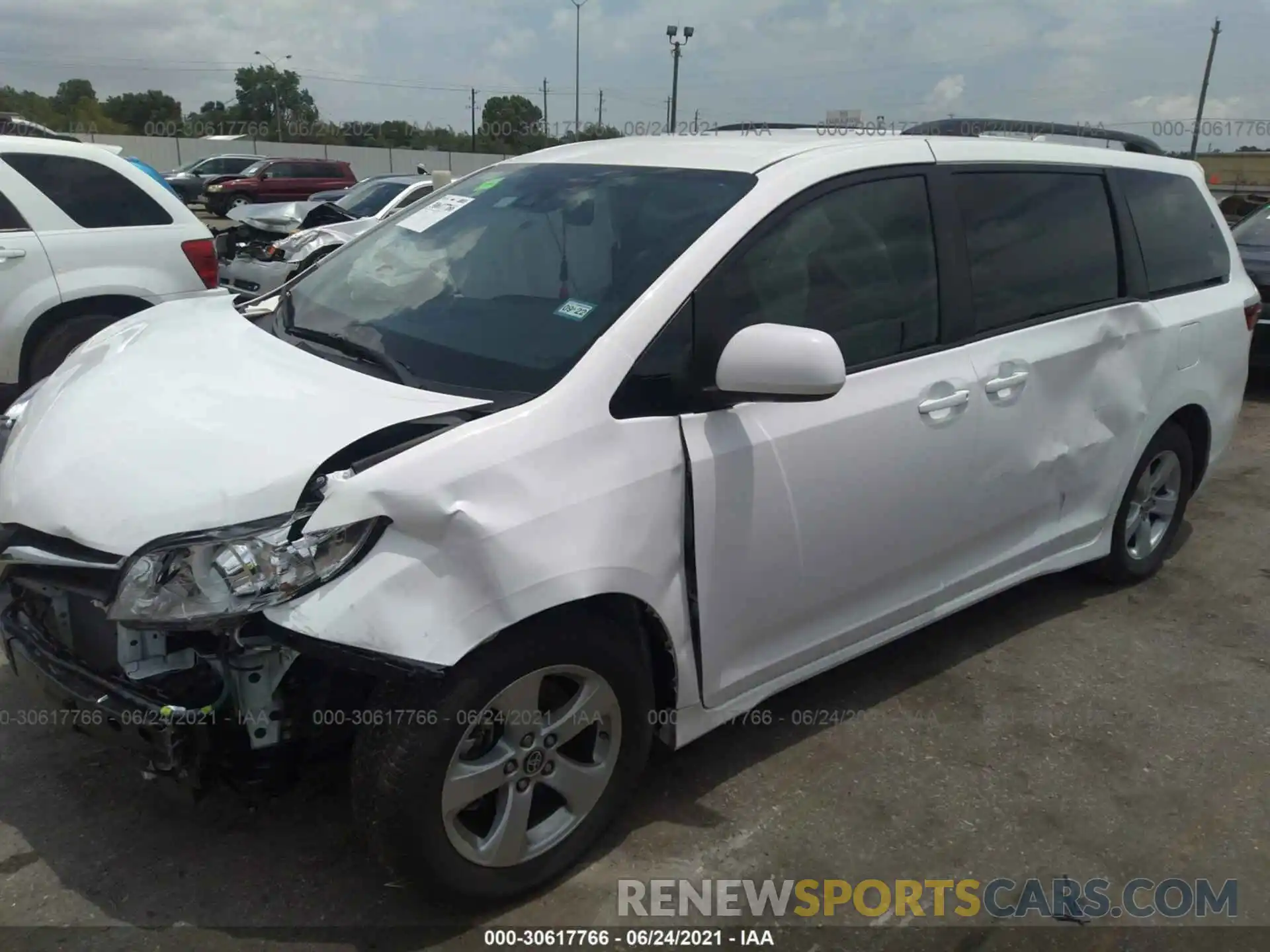 2 Photograph of a damaged car 5TDKZ3DC7LS081472 TOYOTA SIENNA 2020