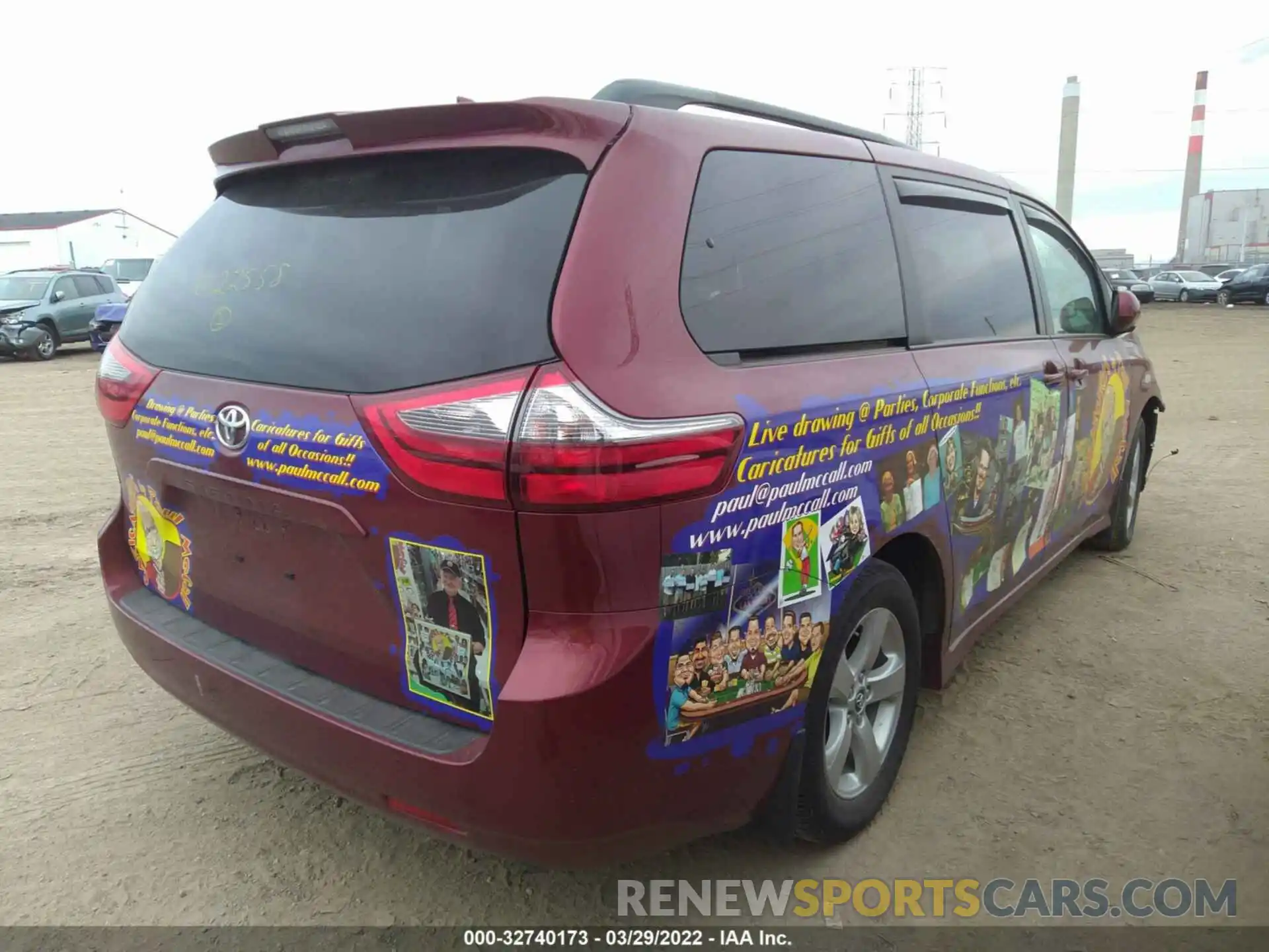 4 Photograph of a damaged car 5TDKZ3DC8LS022558 TOYOTA SIENNA 2020