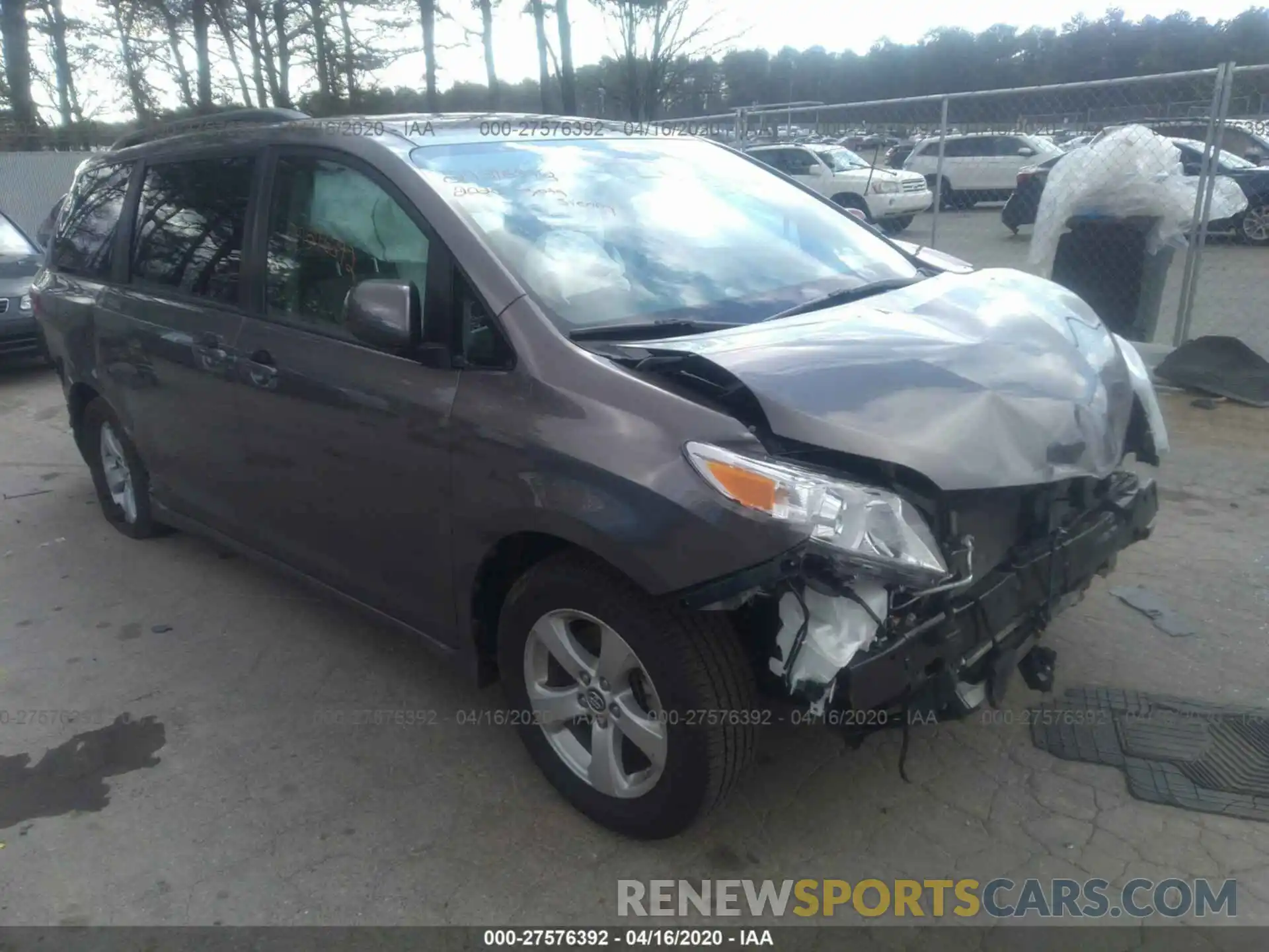 1 Photograph of a damaged car 5TDKZ3DC8LS022950 TOYOTA SIENNA 2020