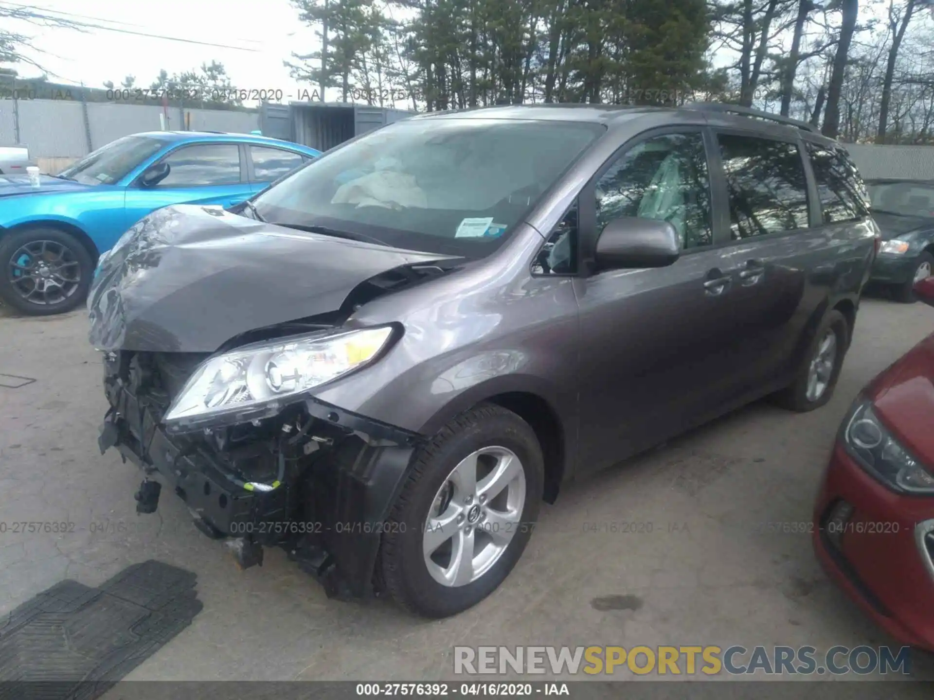 2 Photograph of a damaged car 5TDKZ3DC8LS022950 TOYOTA SIENNA 2020