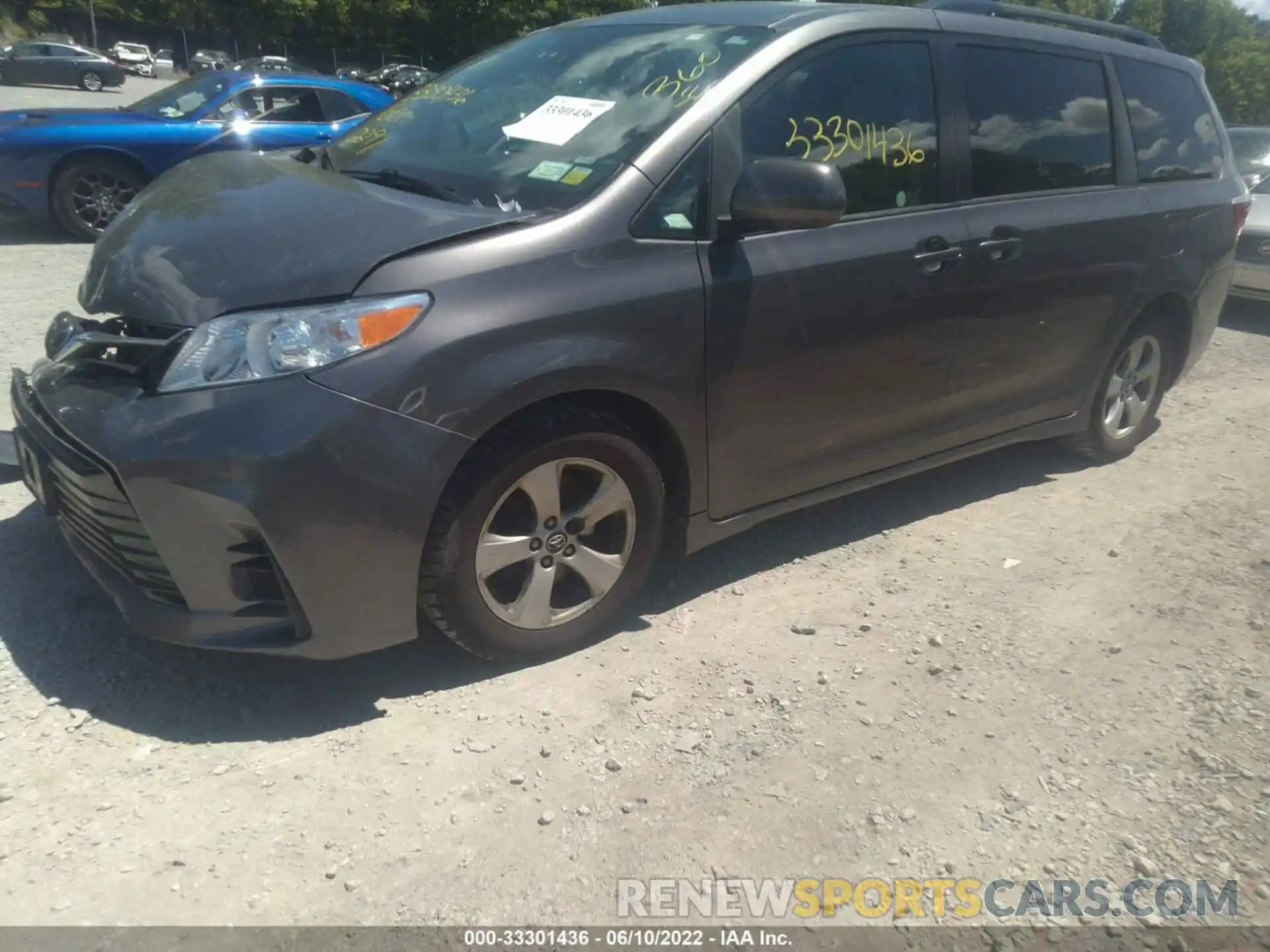 2 Photograph of a damaged car 5TDKZ3DC8LS023032 TOYOTA SIENNA 2020