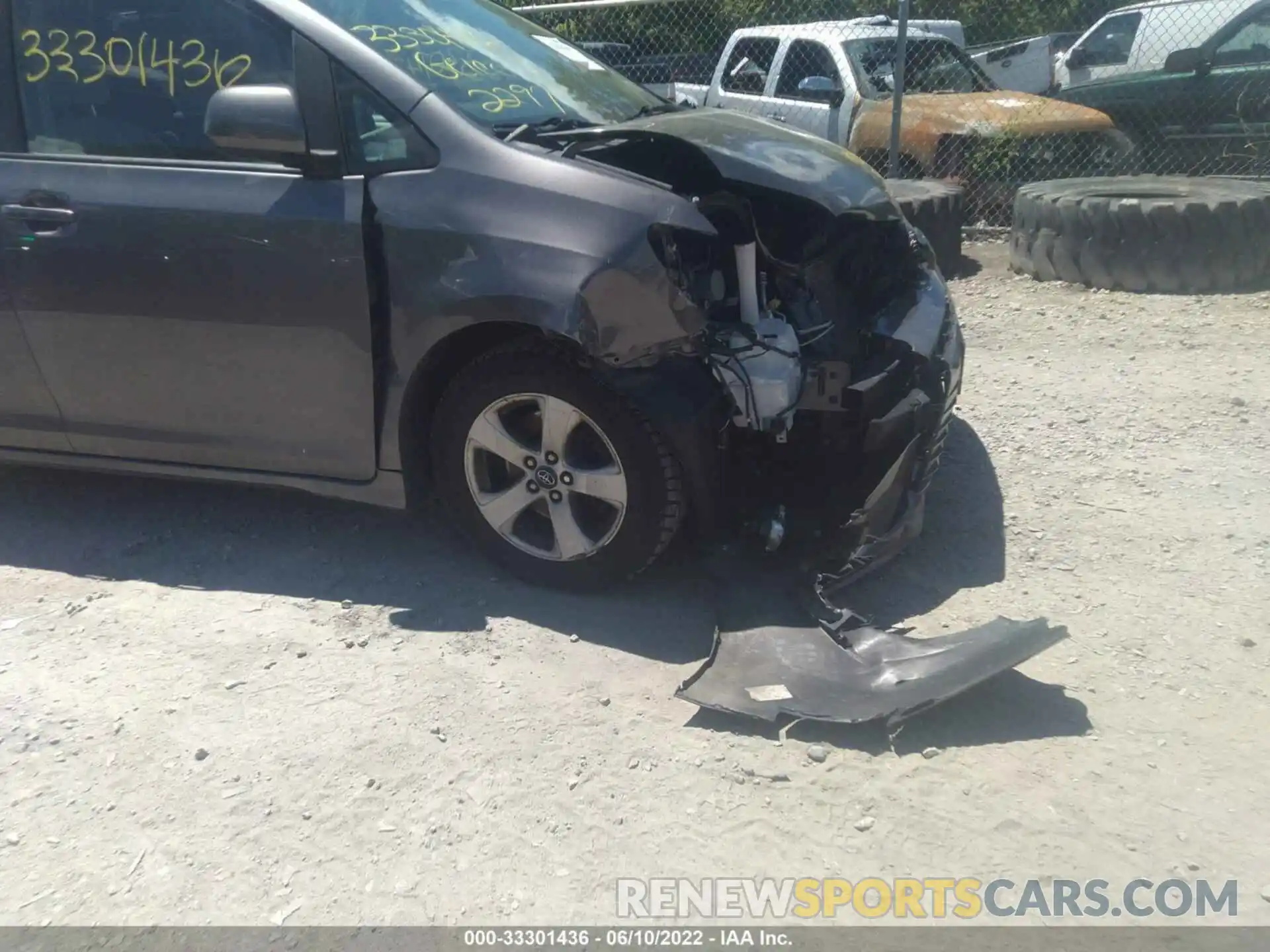 6 Photograph of a damaged car 5TDKZ3DC8LS023032 TOYOTA SIENNA 2020