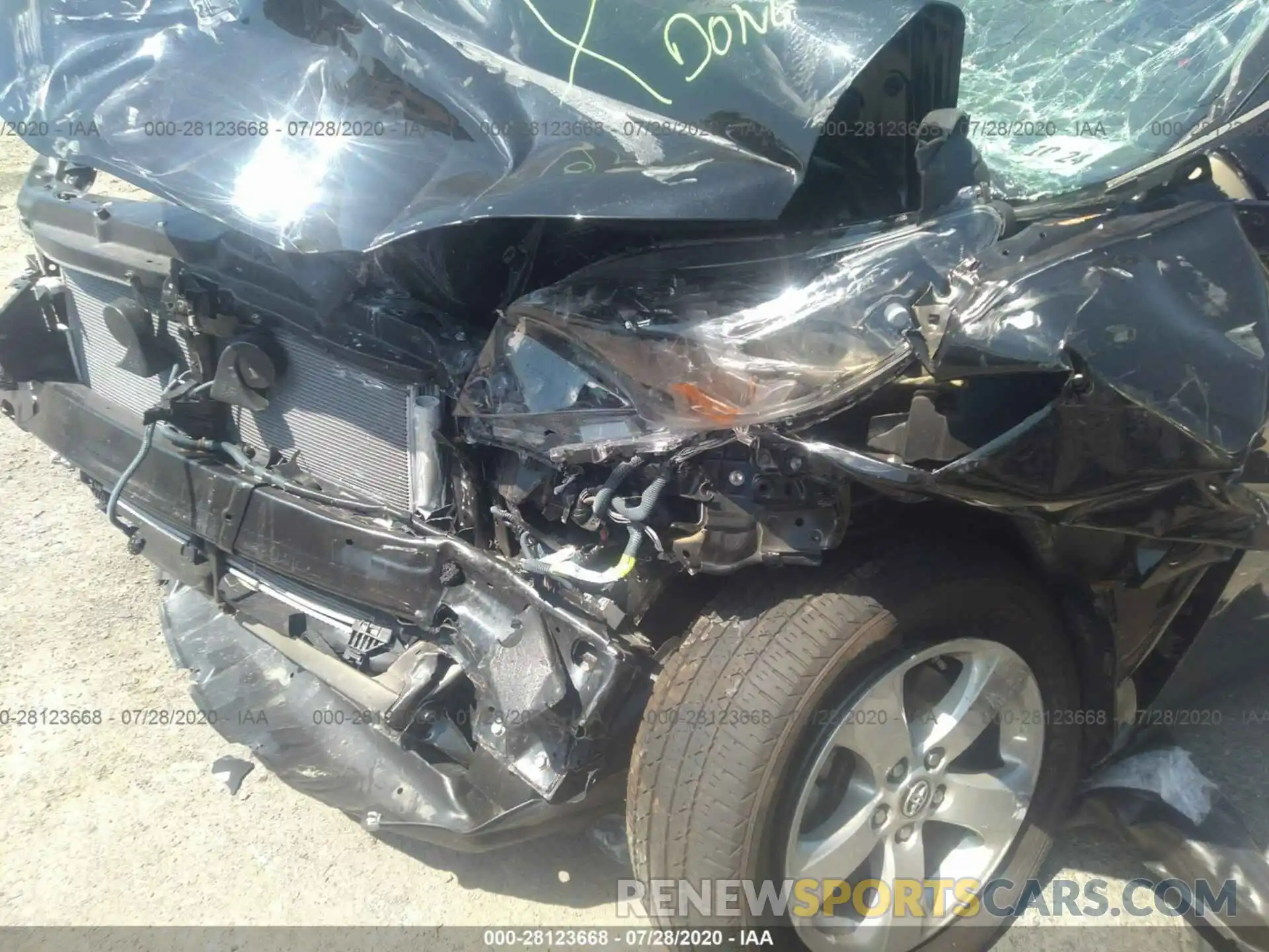 6 Photograph of a damaged car 5TDKZ3DC8LS030062 TOYOTA SIENNA 2020