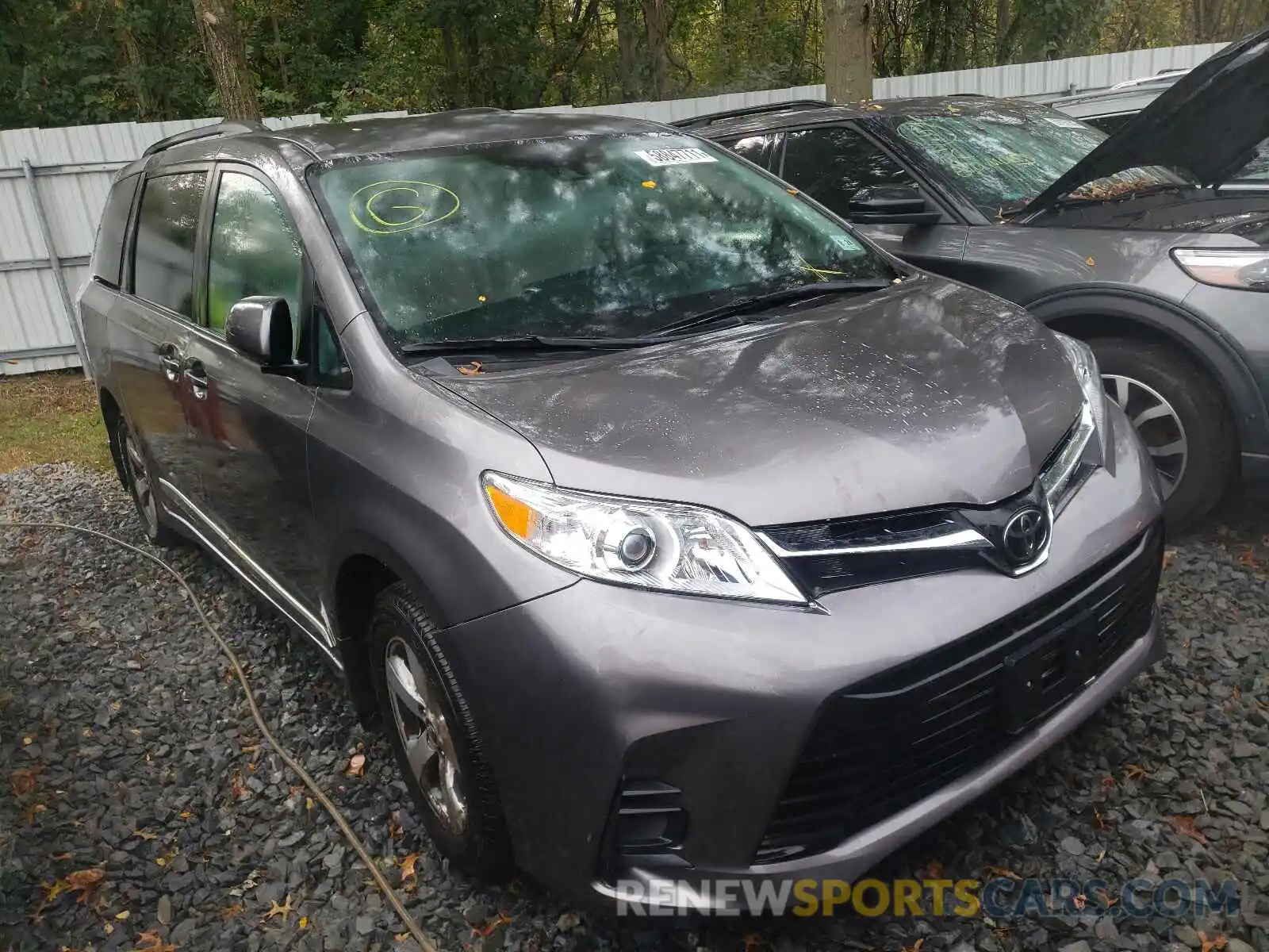 1 Photograph of a damaged car 5TDKZ3DC8LS036928 TOYOTA SIENNA 2020