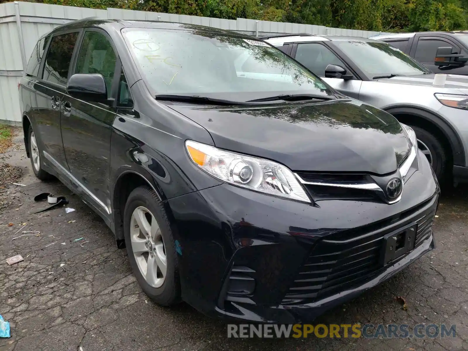 1 Photograph of a damaged car 5TDKZ3DC8LS039389 TOYOTA SIENNA 2020