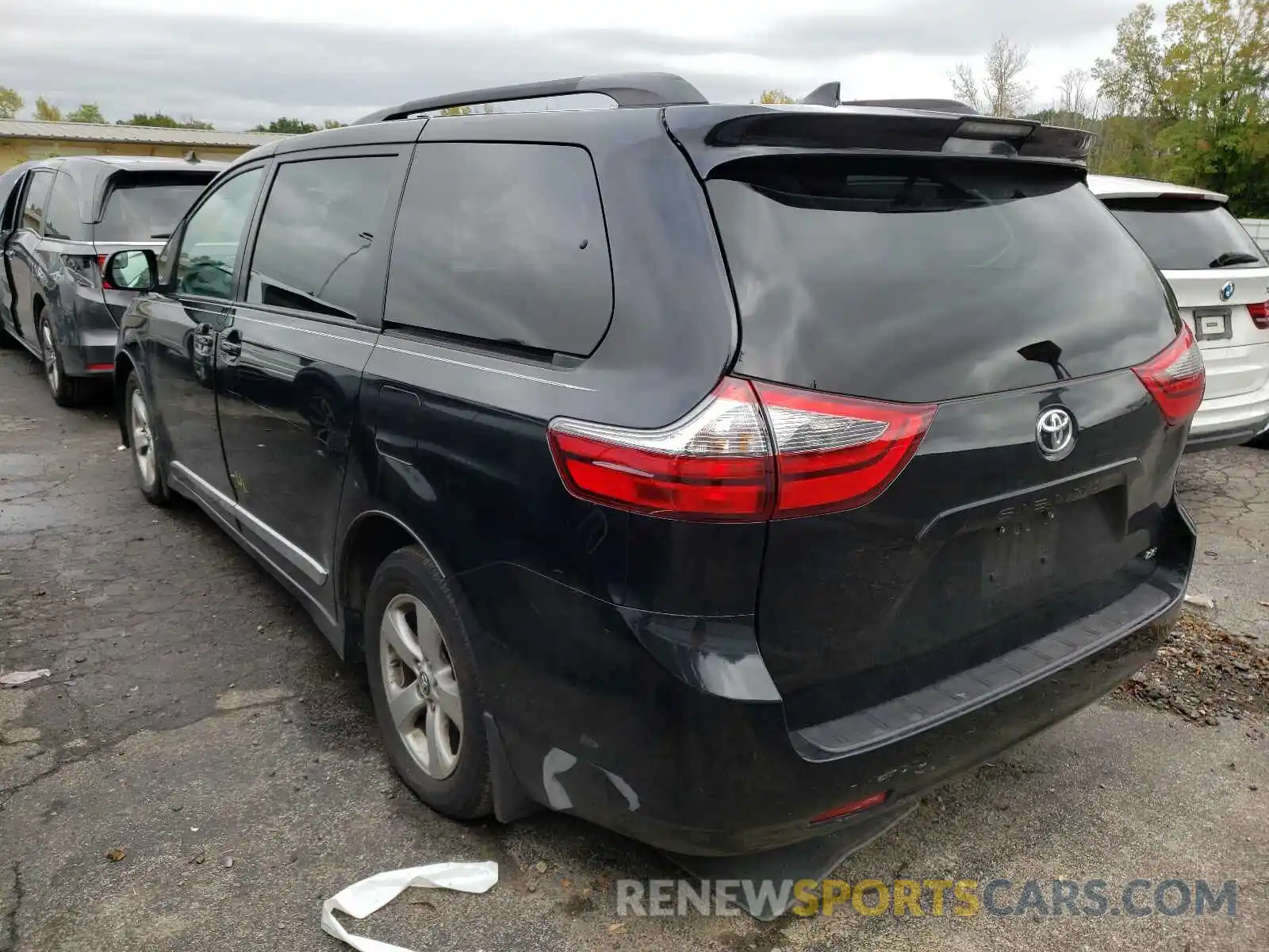 3 Photograph of a damaged car 5TDKZ3DC8LS039389 TOYOTA SIENNA 2020