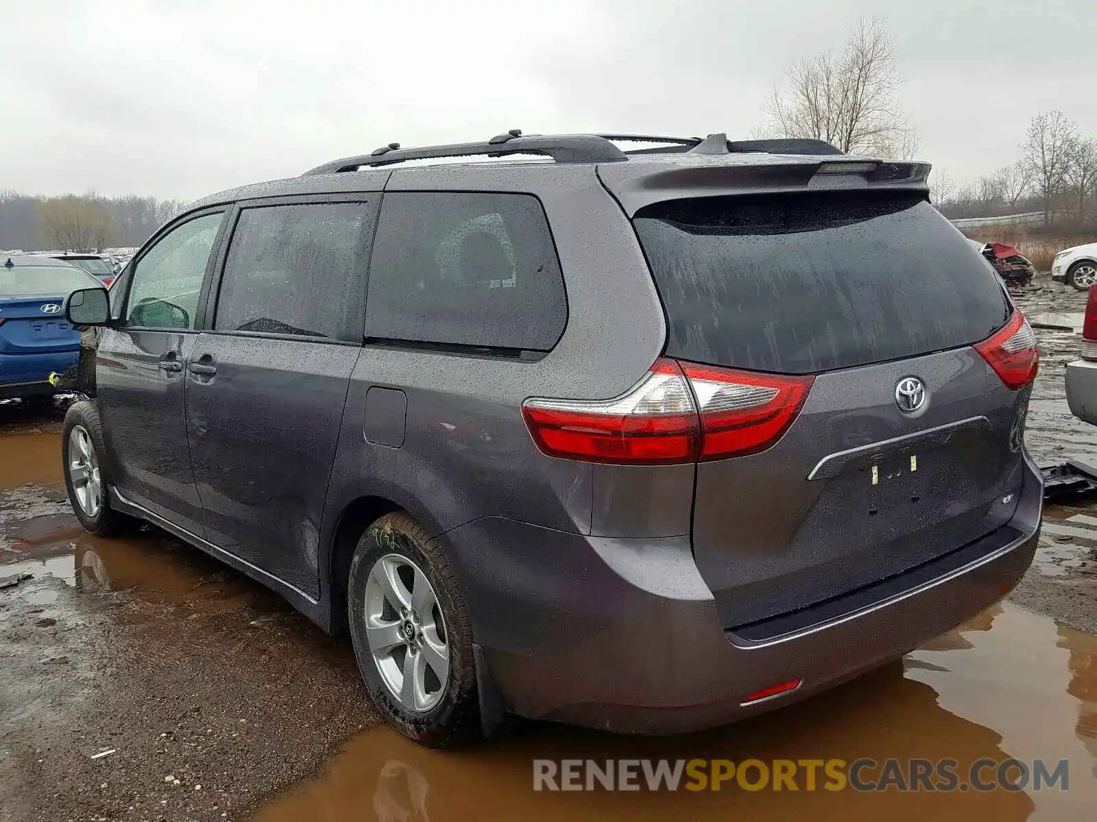 3 Photograph of a damaged car 5TDKZ3DC8LS041319 TOYOTA SIENNA 2020