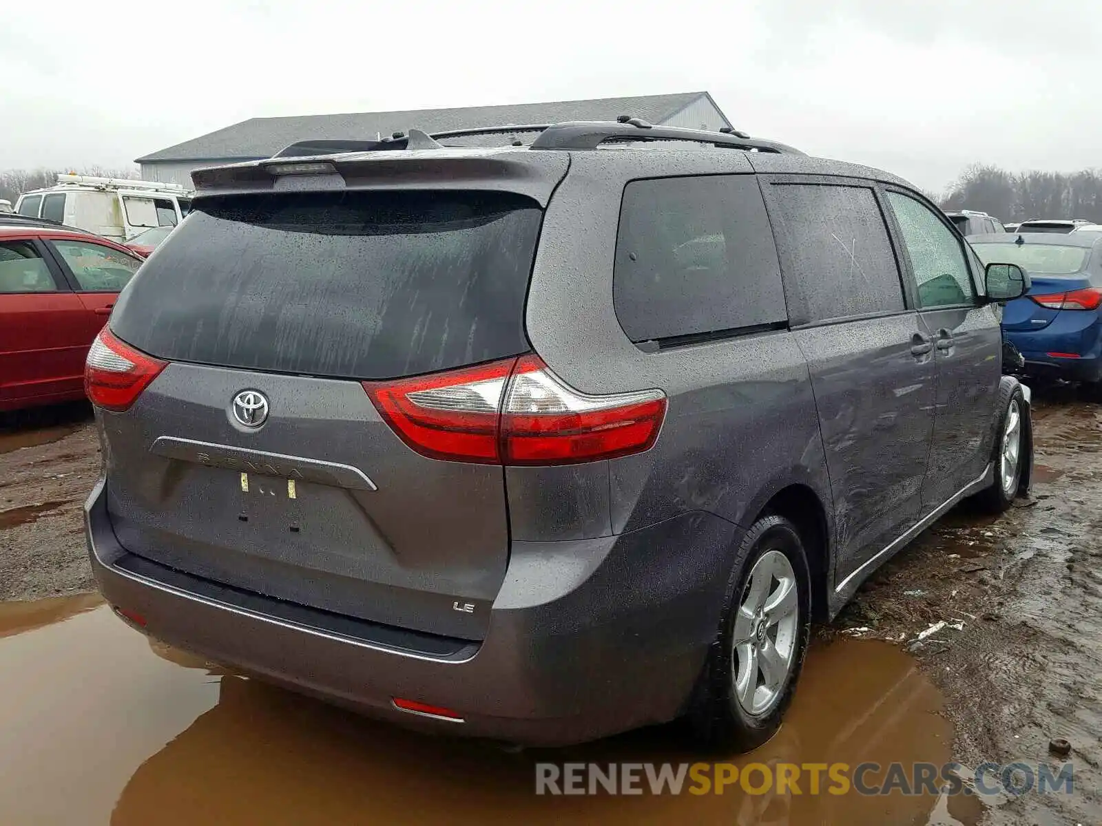 4 Photograph of a damaged car 5TDKZ3DC8LS041319 TOYOTA SIENNA 2020