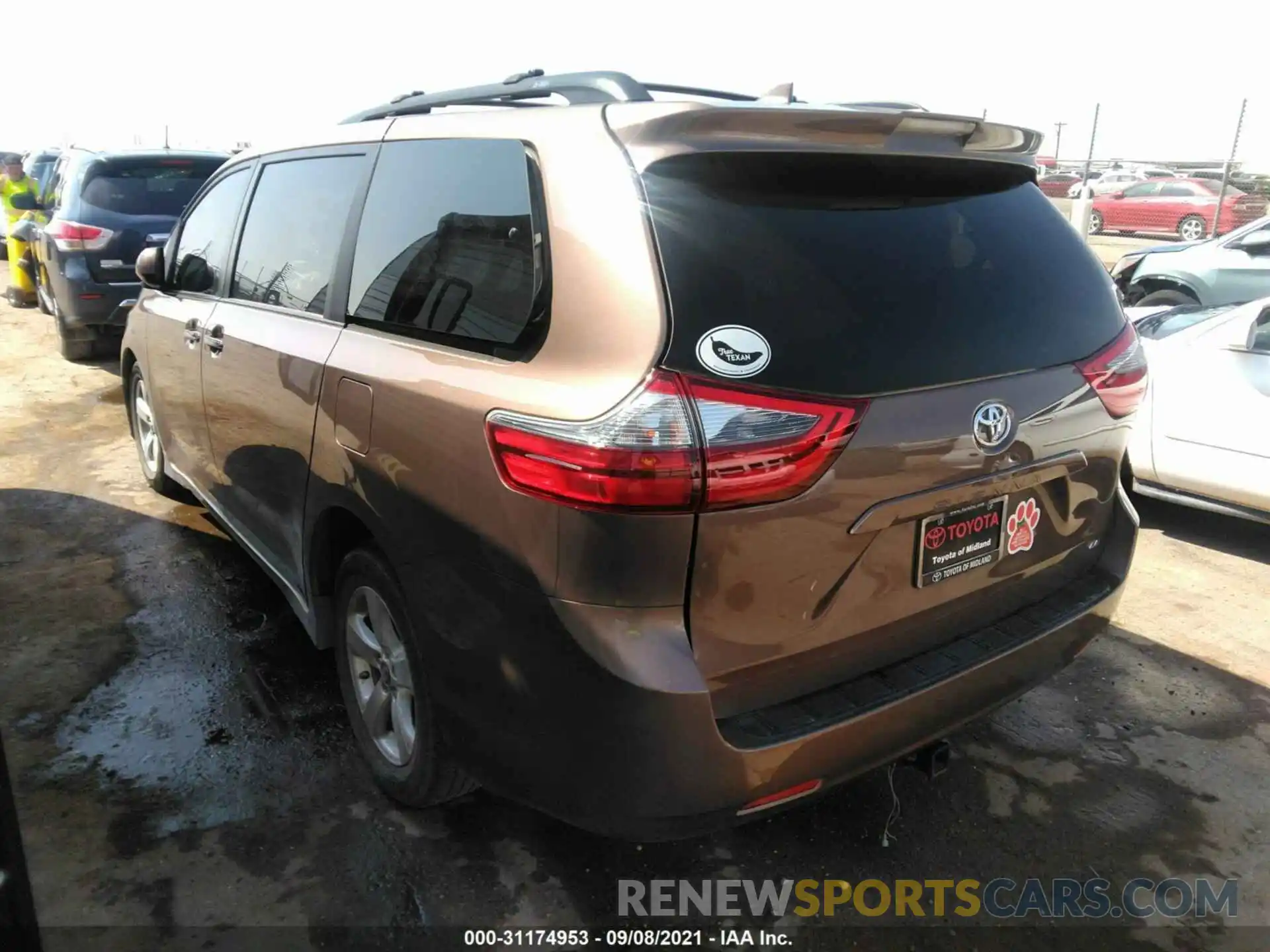 3 Photograph of a damaged car 5TDKZ3DC8LS042129 TOYOTA SIENNA 2020