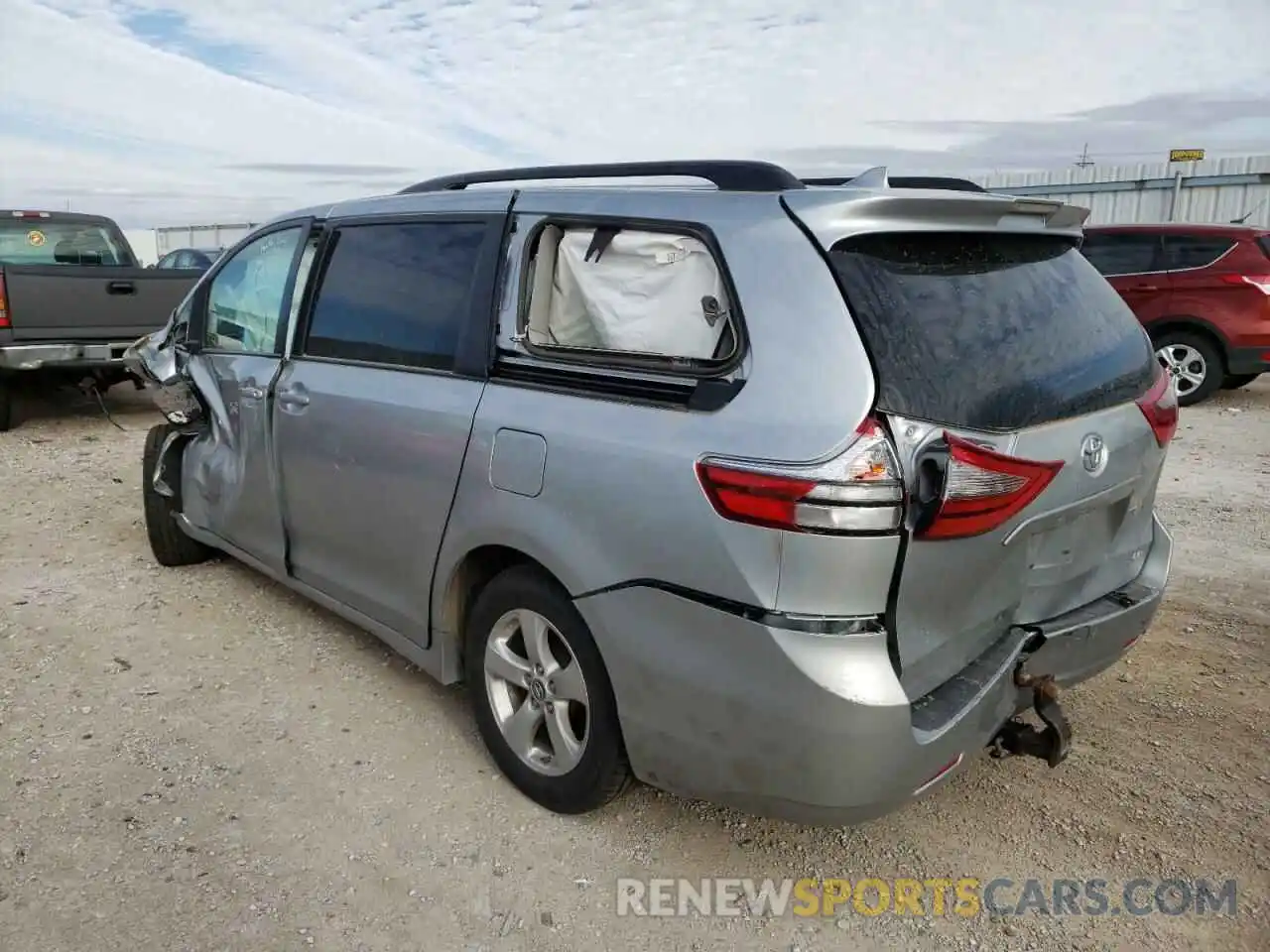 3 Photograph of a damaged car 5TDKZ3DC8LS044527 TOYOTA SIENNA 2020