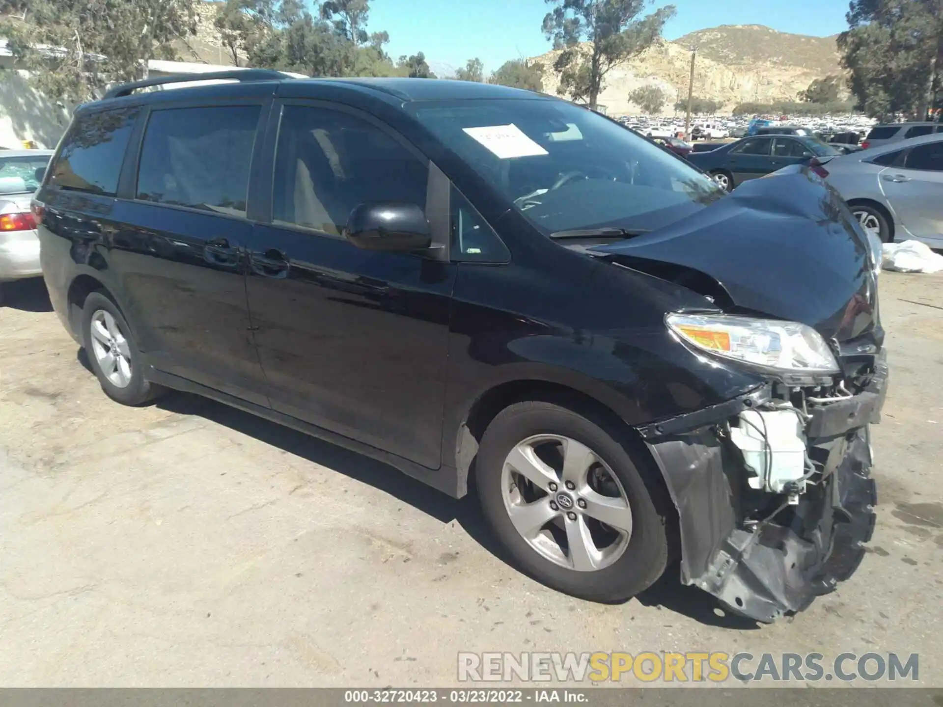 1 Photograph of a damaged car 5TDKZ3DC8LS048478 TOYOTA SIENNA 2020