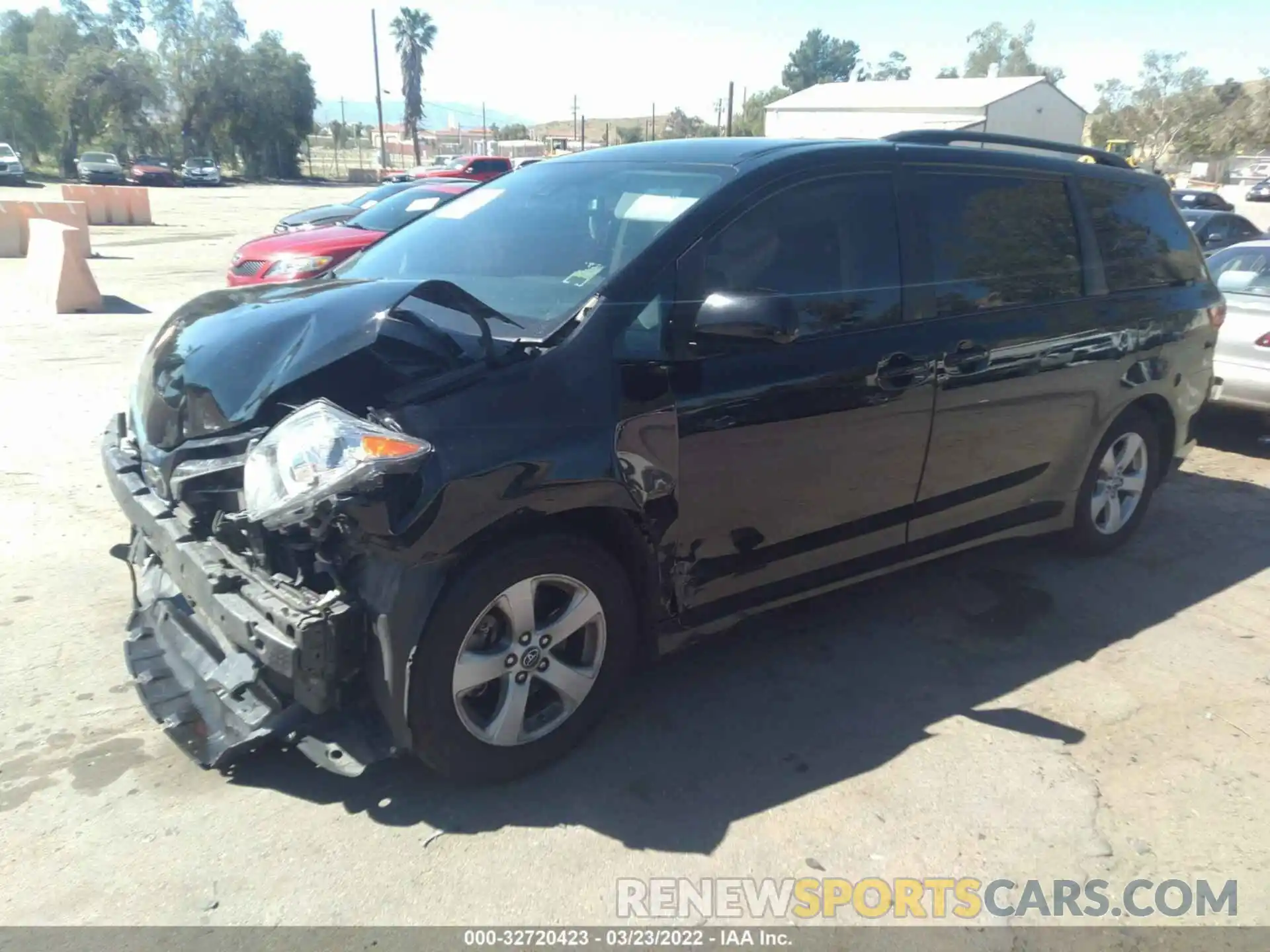 2 Photograph of a damaged car 5TDKZ3DC8LS048478 TOYOTA SIENNA 2020