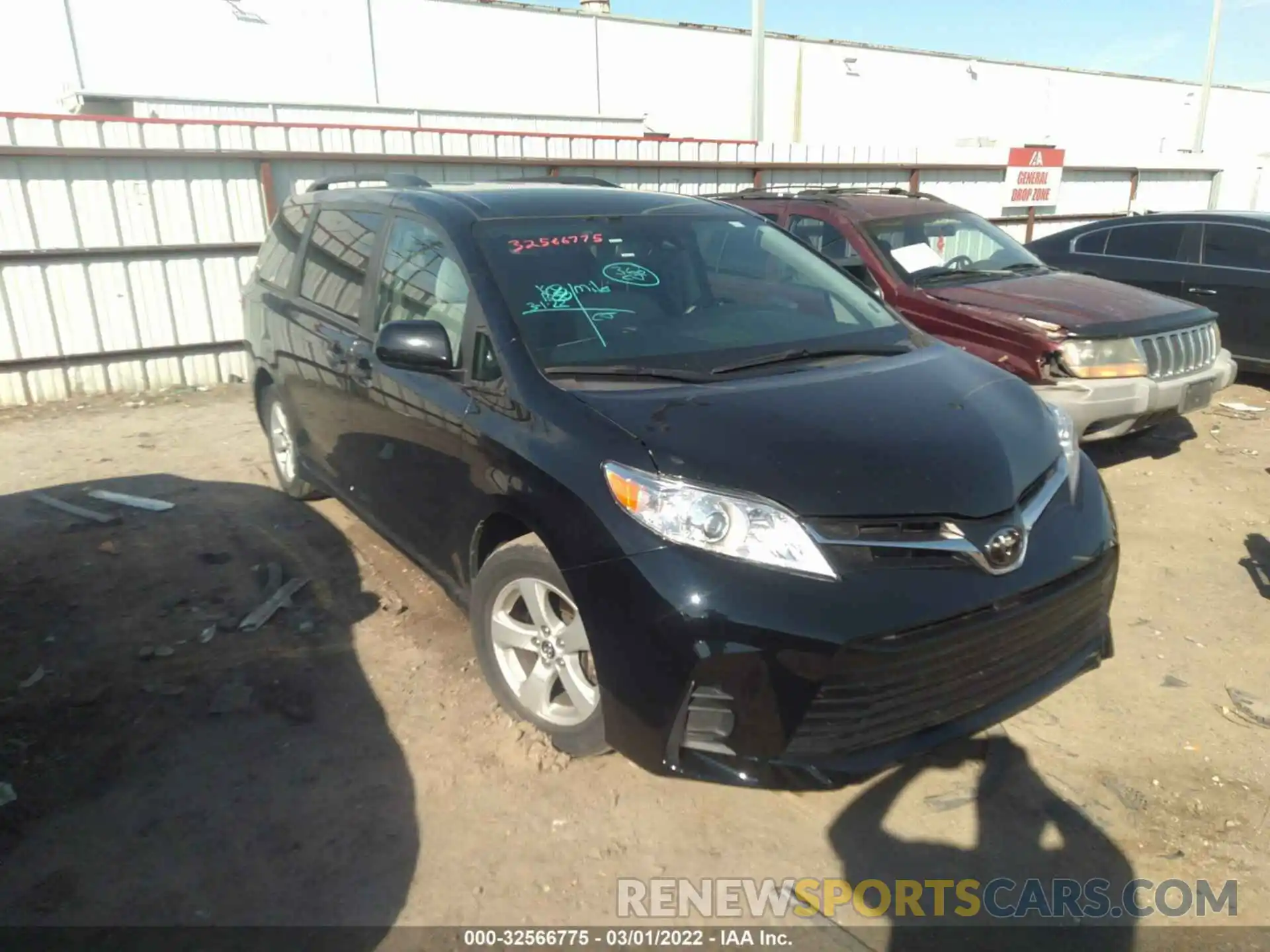 1 Photograph of a damaged car 5TDKZ3DC8LS054586 TOYOTA SIENNA 2020