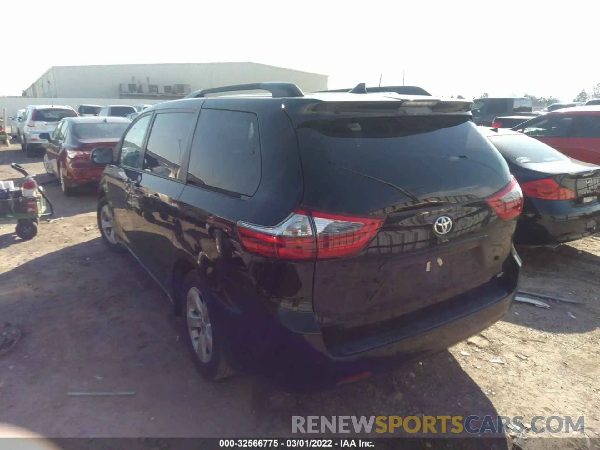 3 Фотография поврежденного автомобиля 5TDKZ3DC8LS054586 TOYOTA SIENNA 2020