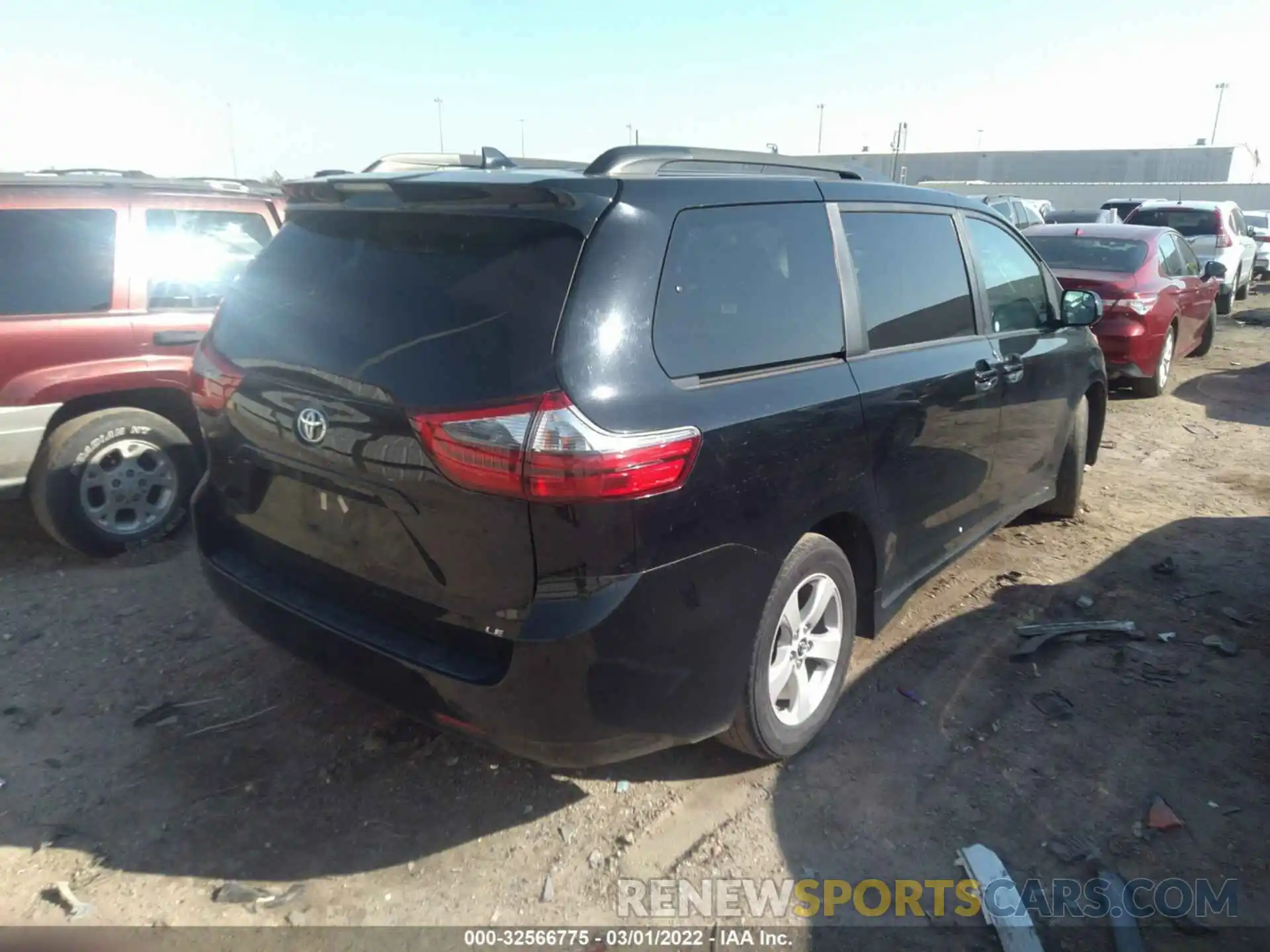 4 Фотография поврежденного автомобиля 5TDKZ3DC8LS054586 TOYOTA SIENNA 2020