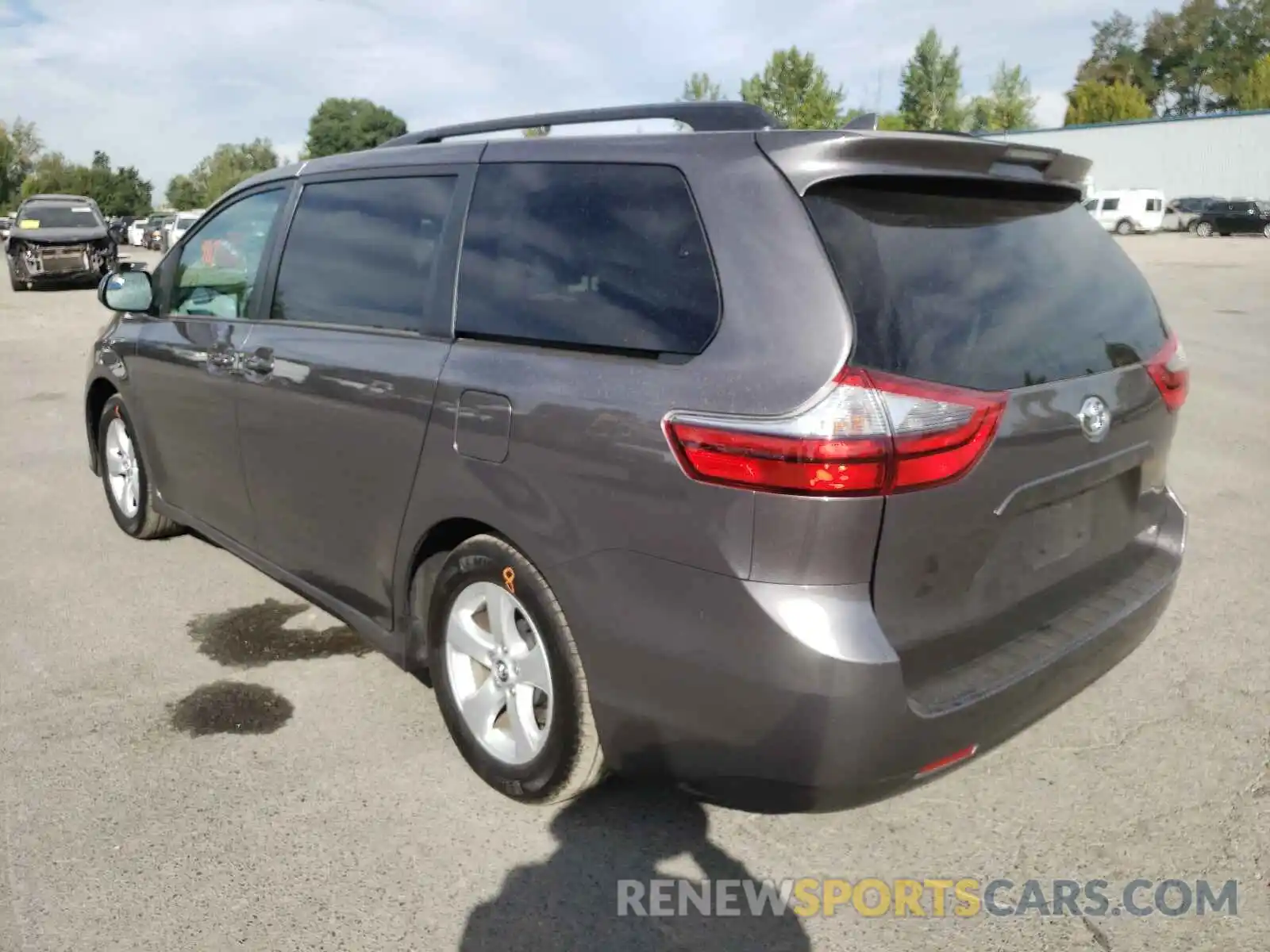 3 Photograph of a damaged car 5TDKZ3DC8LS056614 TOYOTA SIENNA 2020