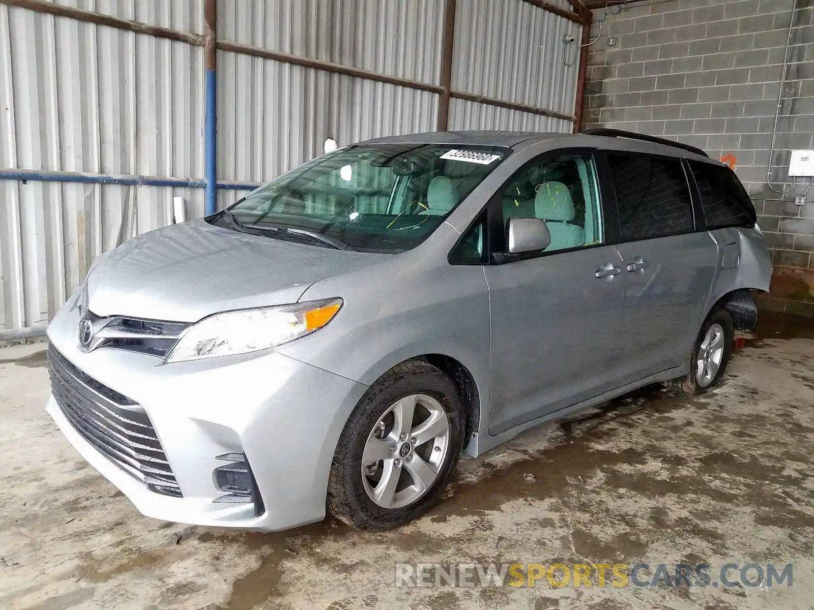 2 Photograph of a damaged car 5TDKZ3DC8LS061196 TOYOTA SIENNA 2020